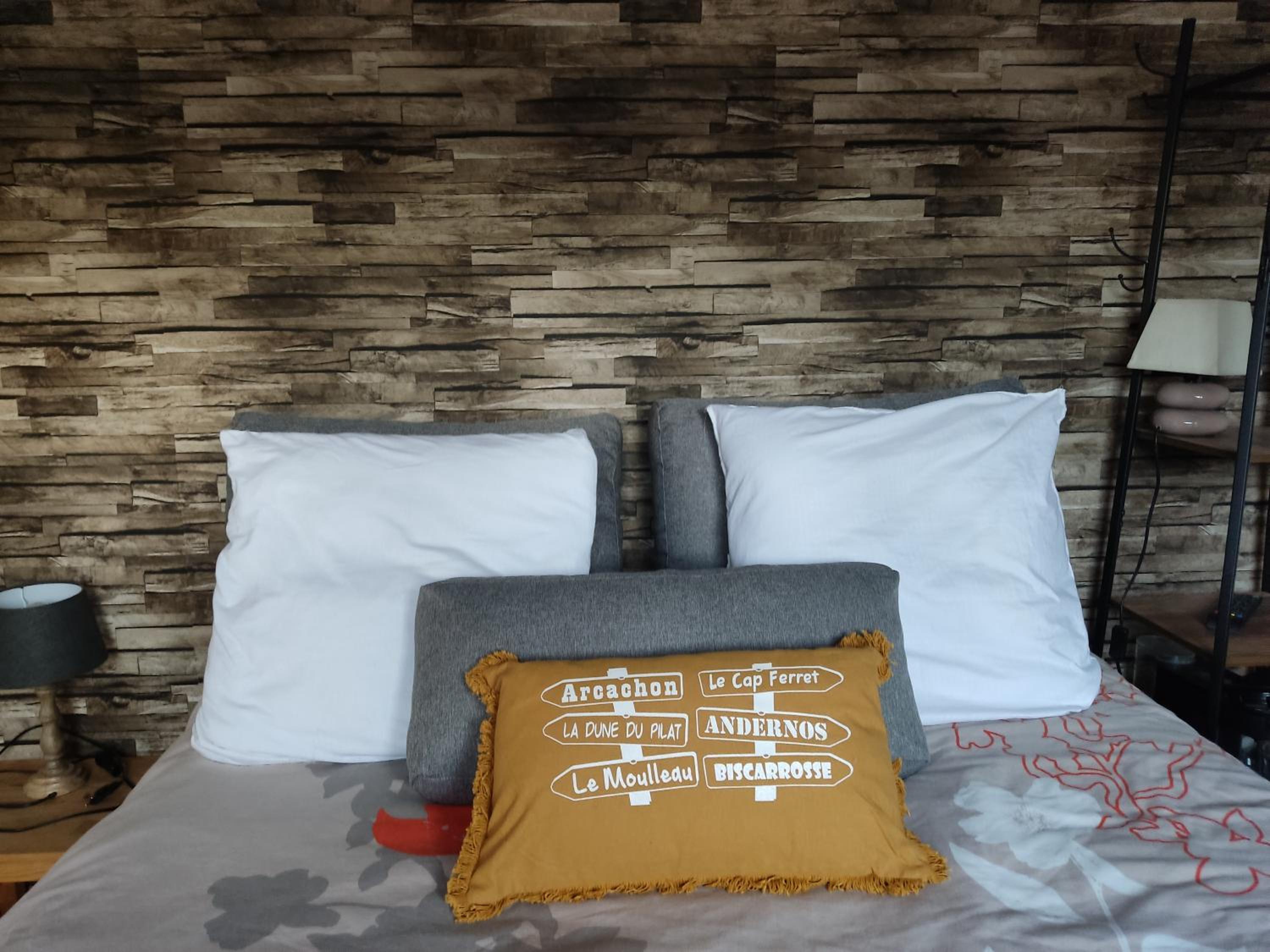 Double Room with Private Bathroom - Photo 31