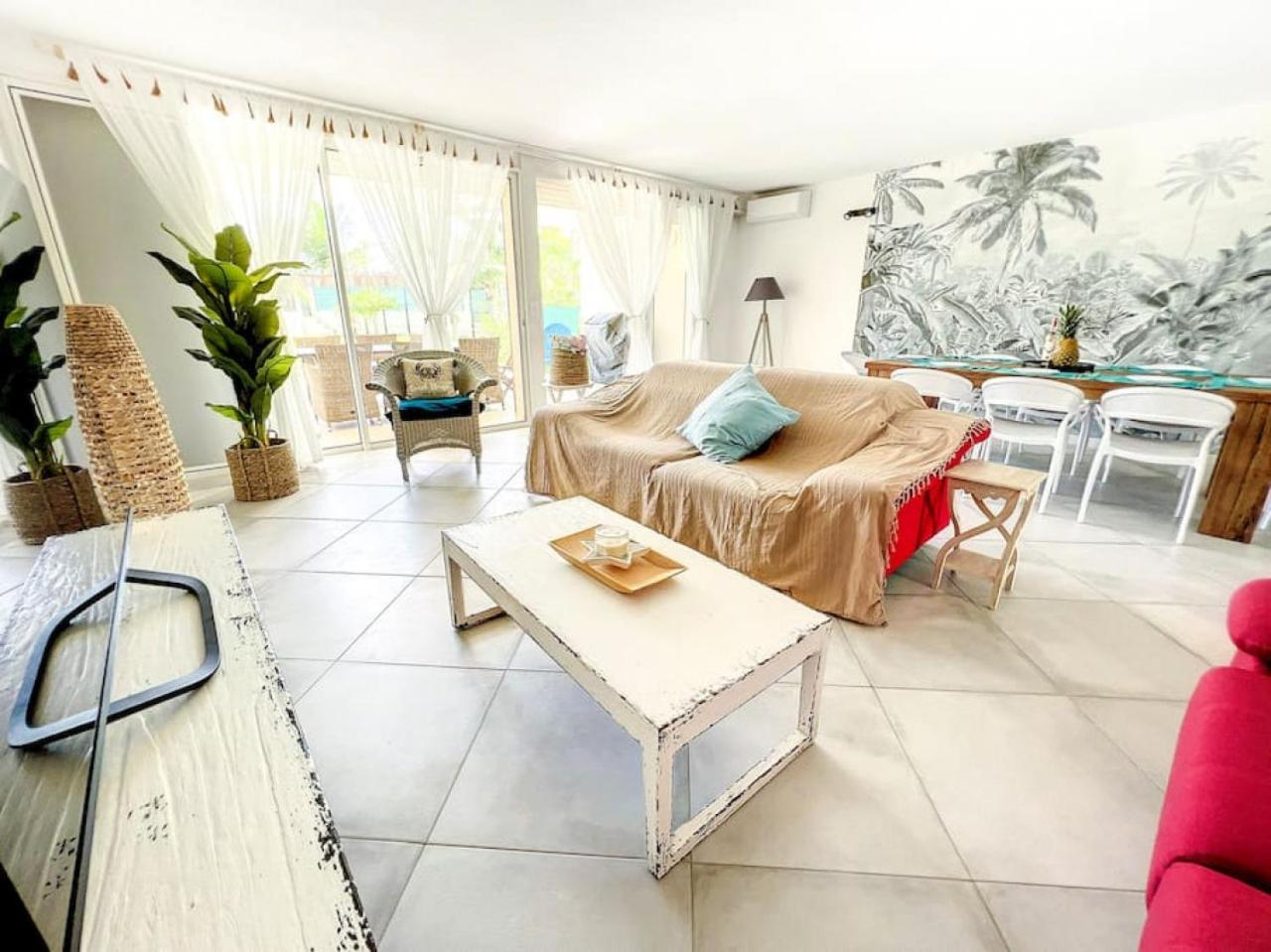 Four-Bedroom House photo 1