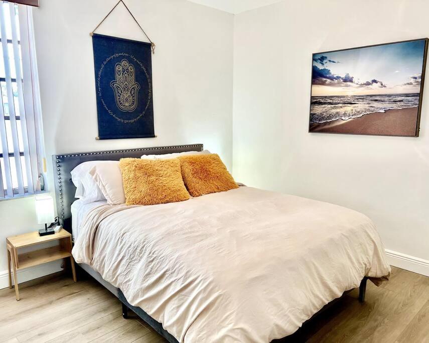 Three-Bedroom House photo 3