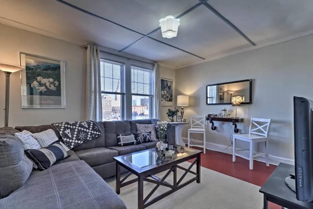 One-Bedroom Apartment photo 1