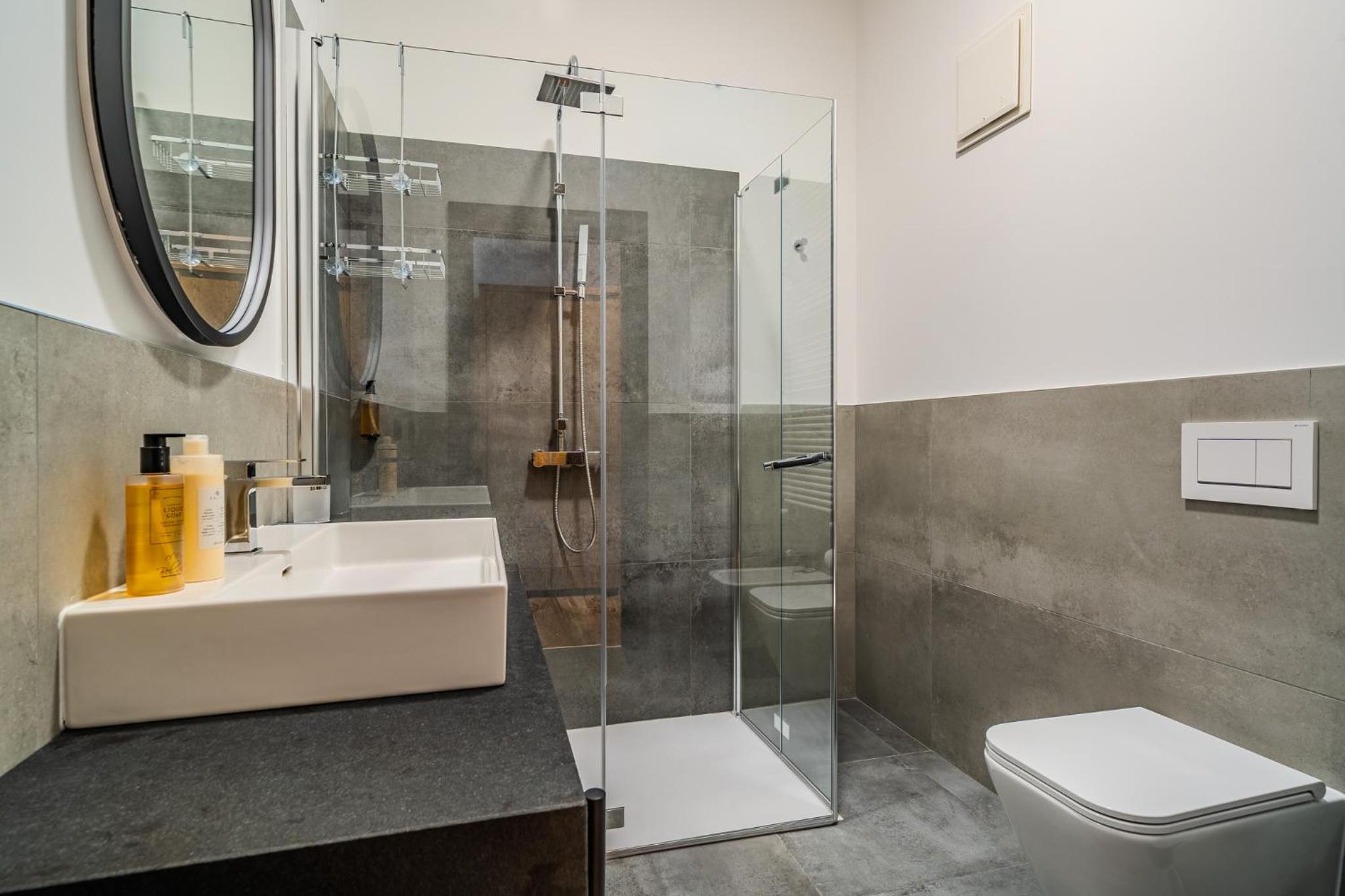 Deluxe Double Room with Balcony photo 2