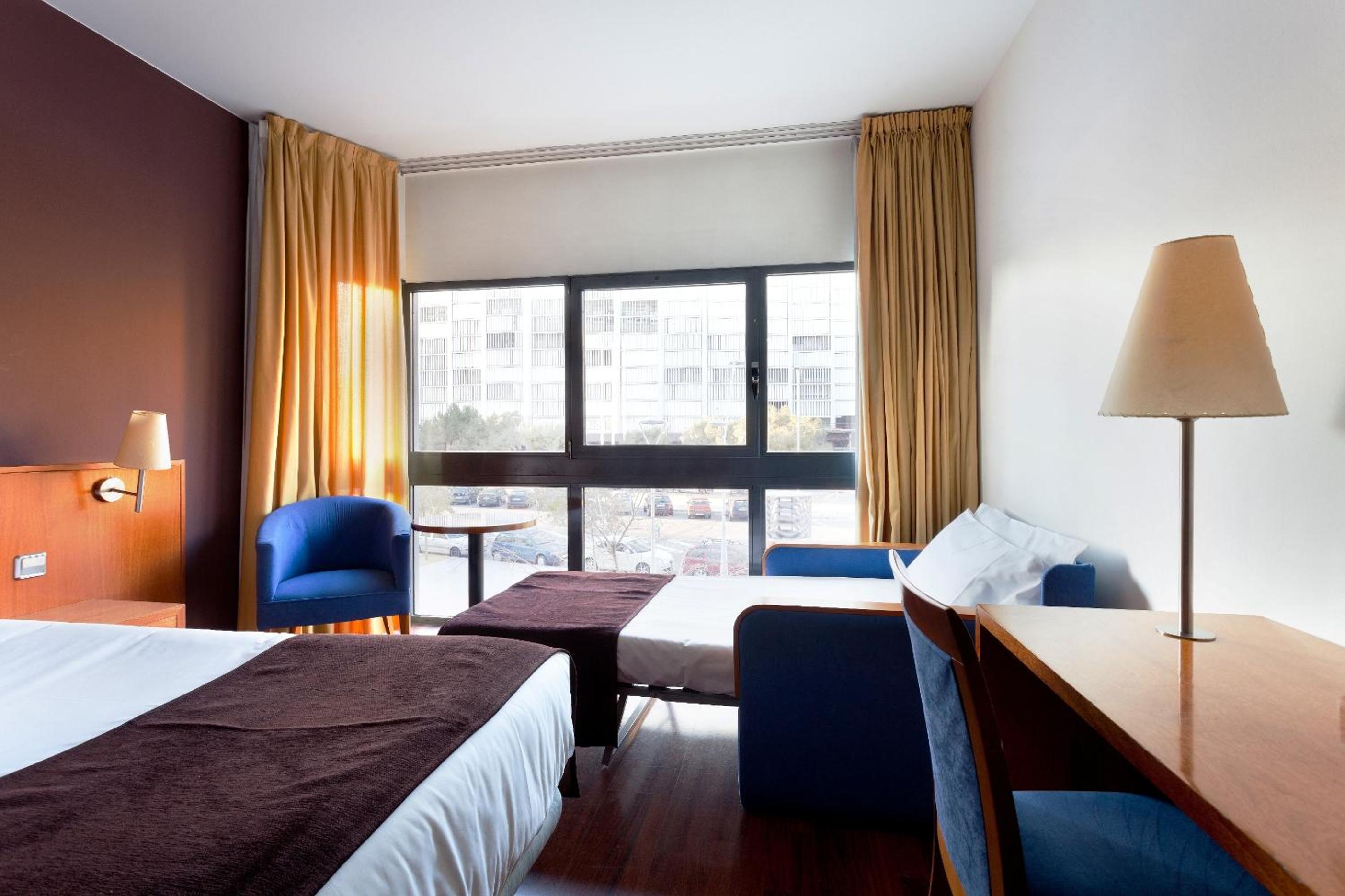 Double or Twin Room with Extra Bed photo 3