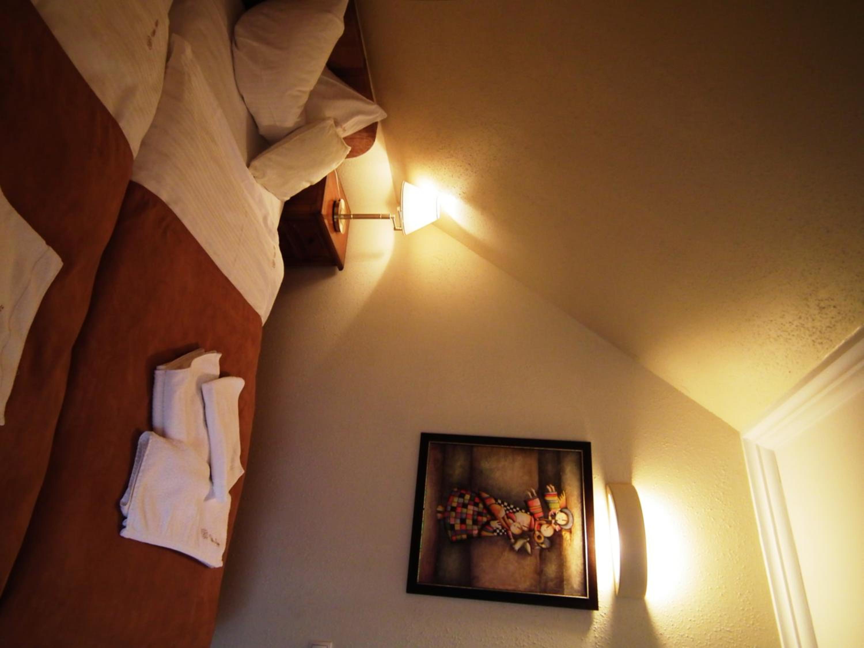 Double or Twin Room - Photo 4