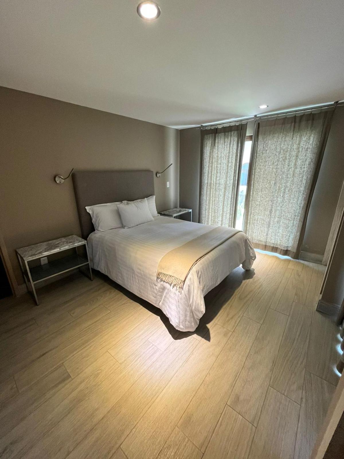 Two-Bedroom Apartment - Photo 2