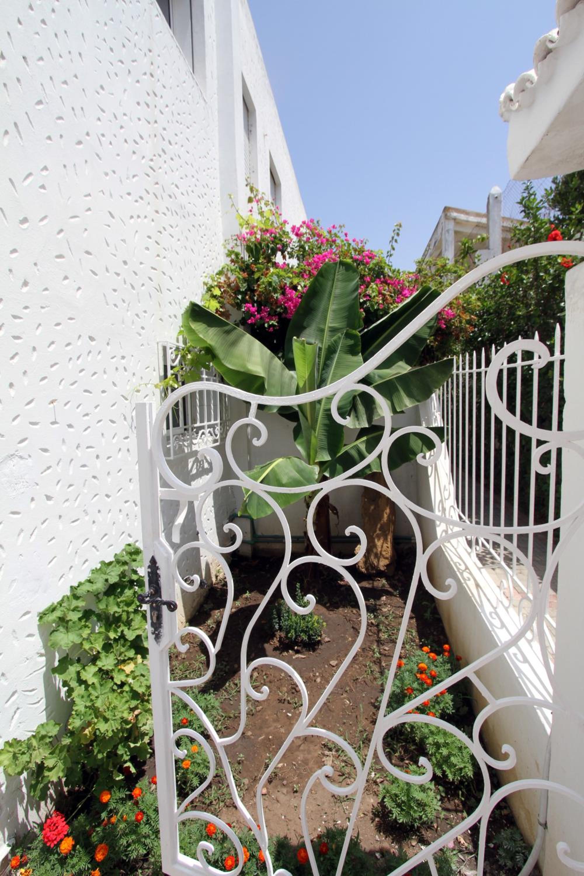Villa with Private Pool - Photo 28