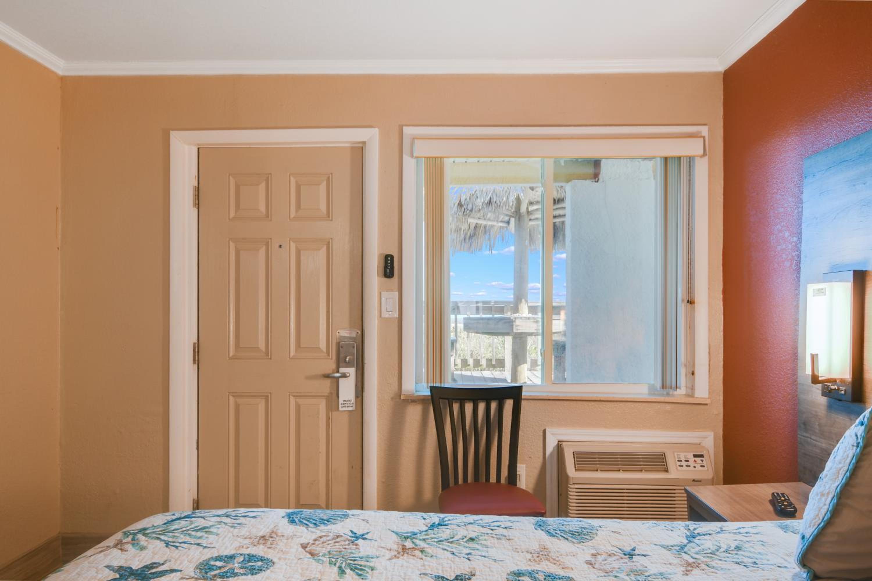 Queen Room with Sea View photo 2