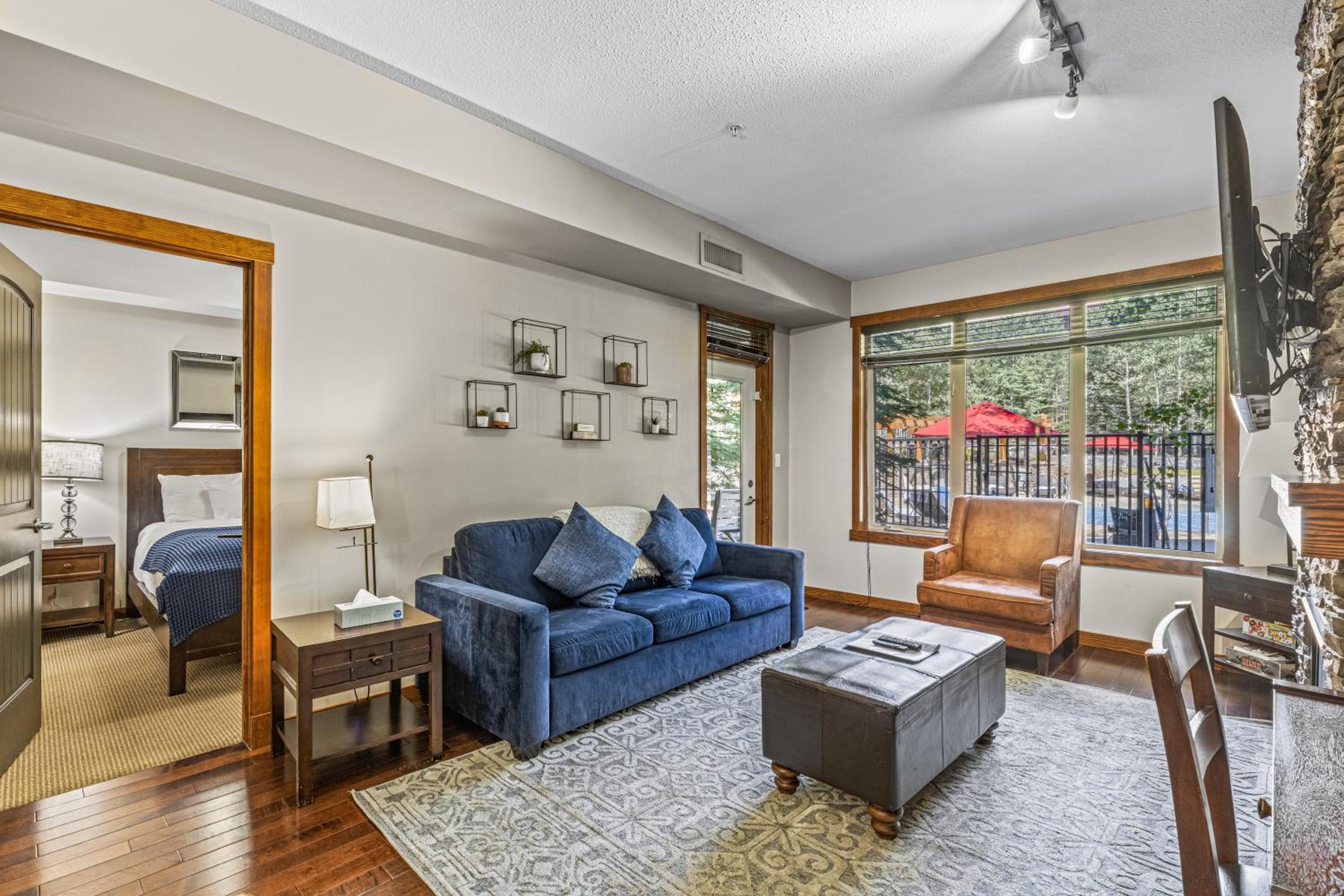 One-Bedroom Apartment with Pool View