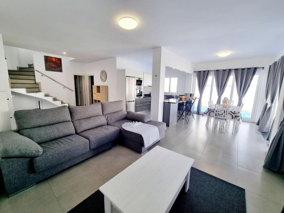 Three-Bedroom Villa photo 2