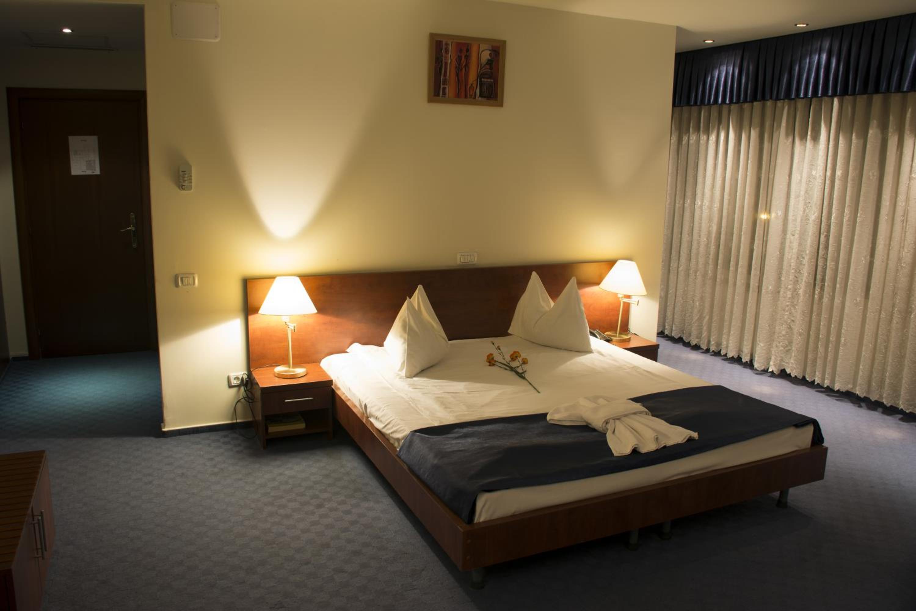 Deluxe Double Room - Photo 1