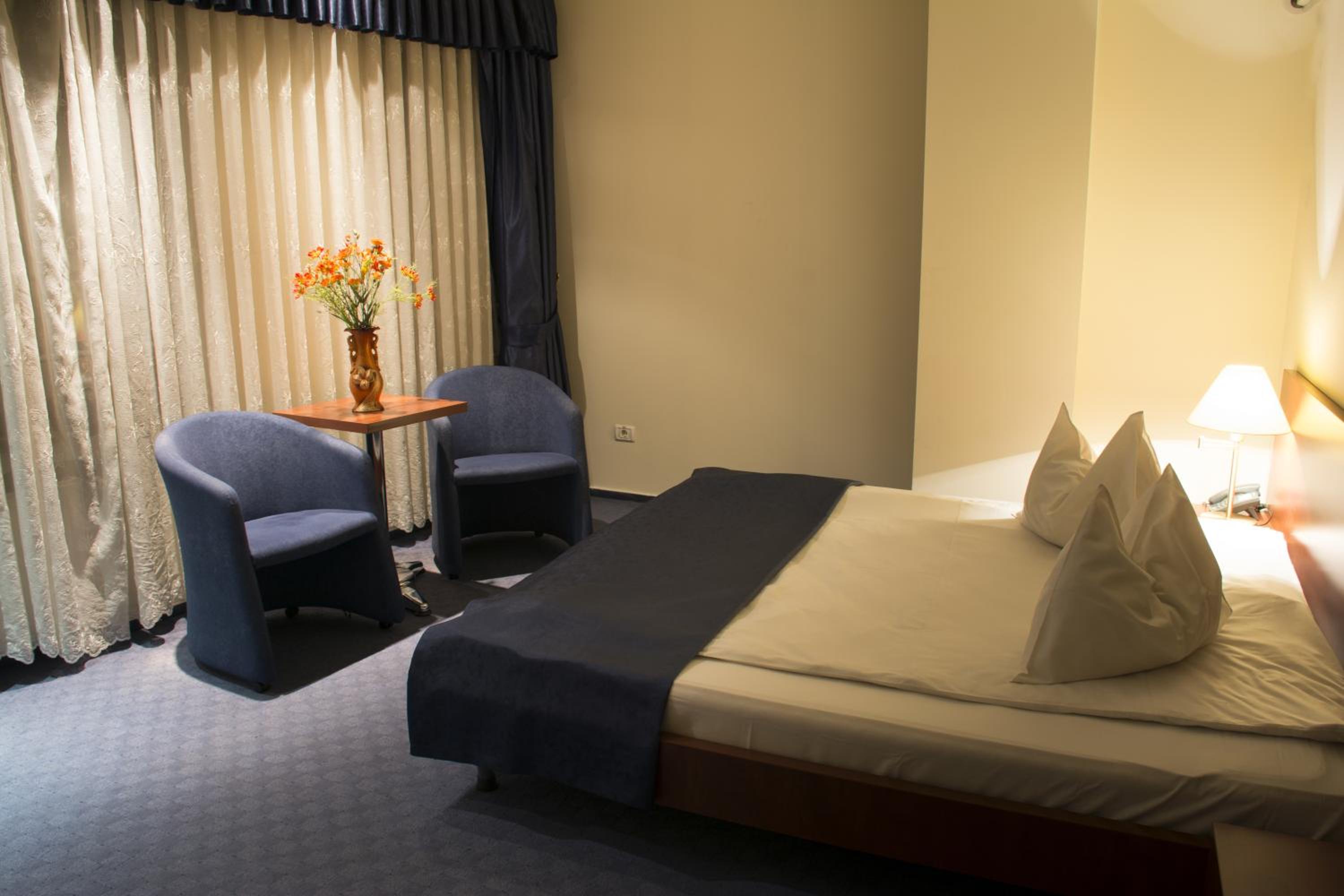 Standard Double Room - Photo 4