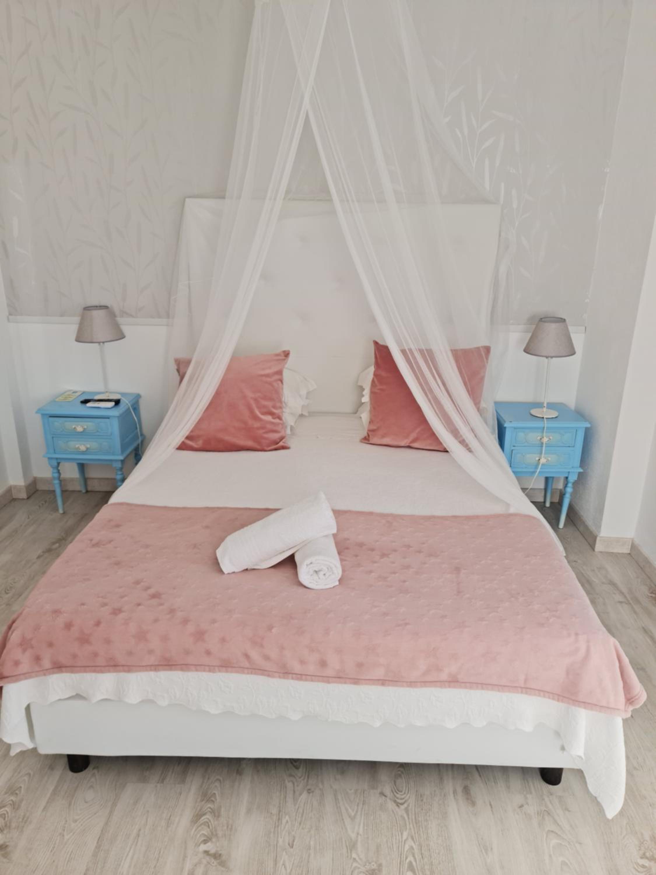 Double Room - Photo 17