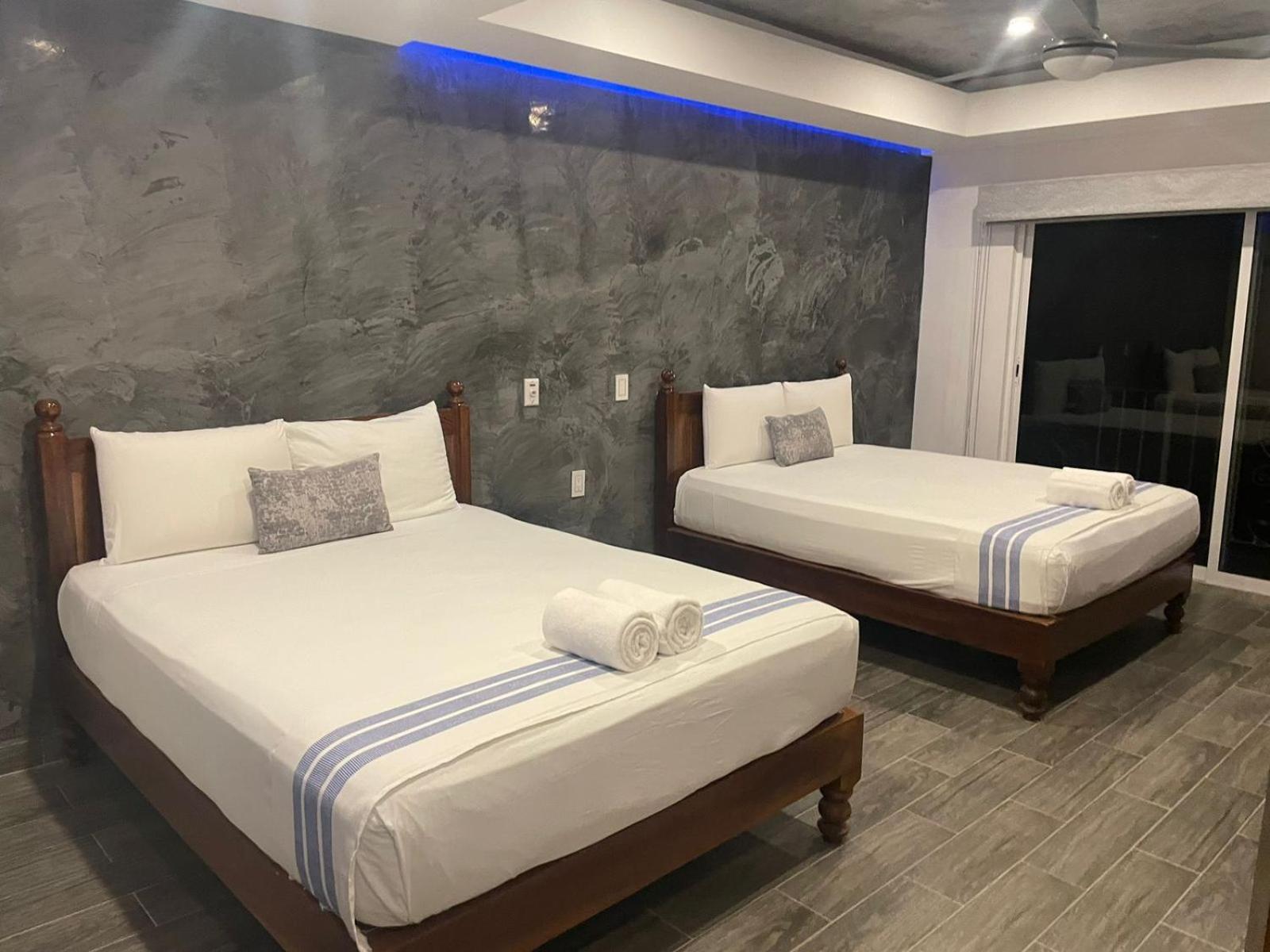 Quadruple Room with Sea View