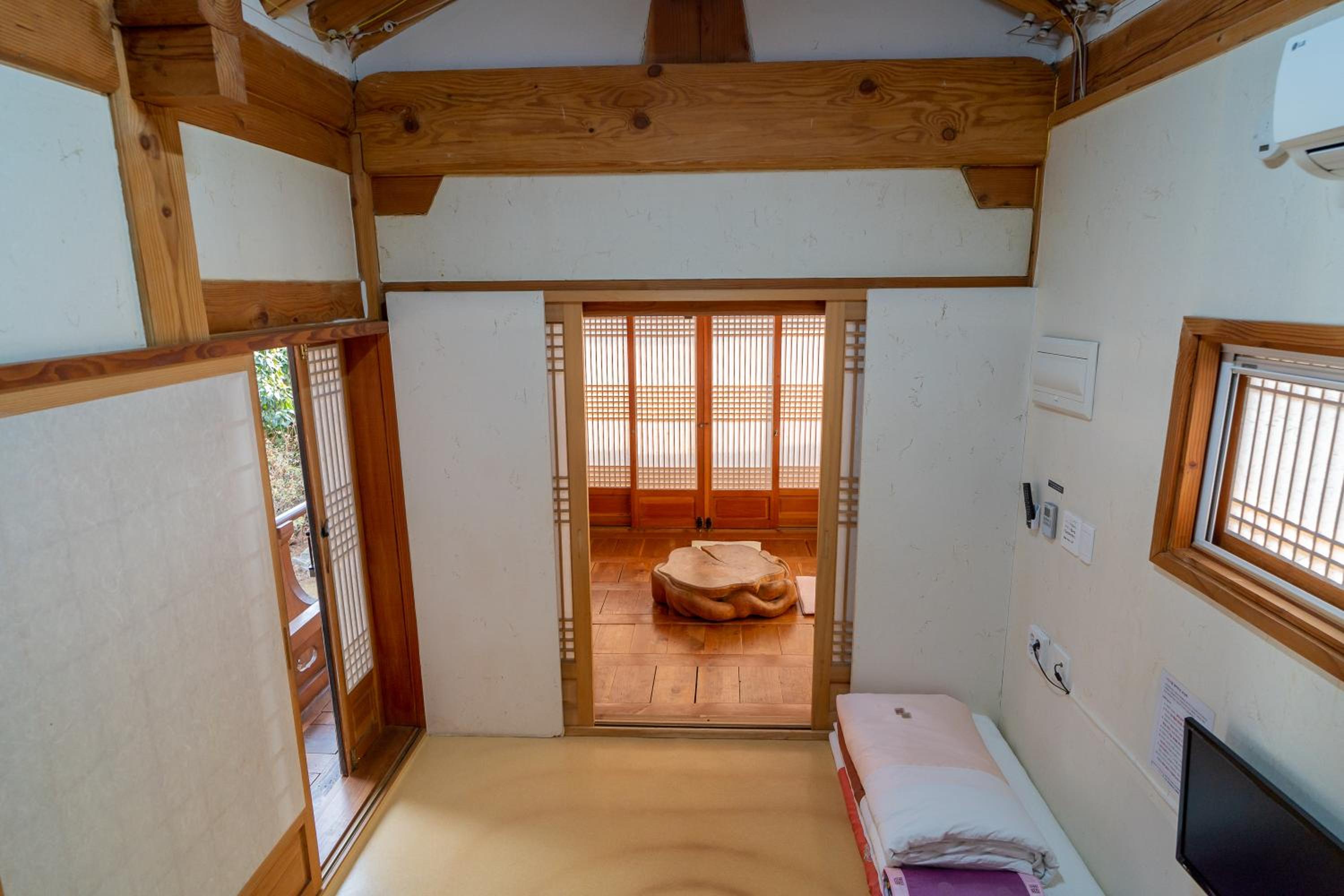Korean Style Deluxe Double Room with Balcony
