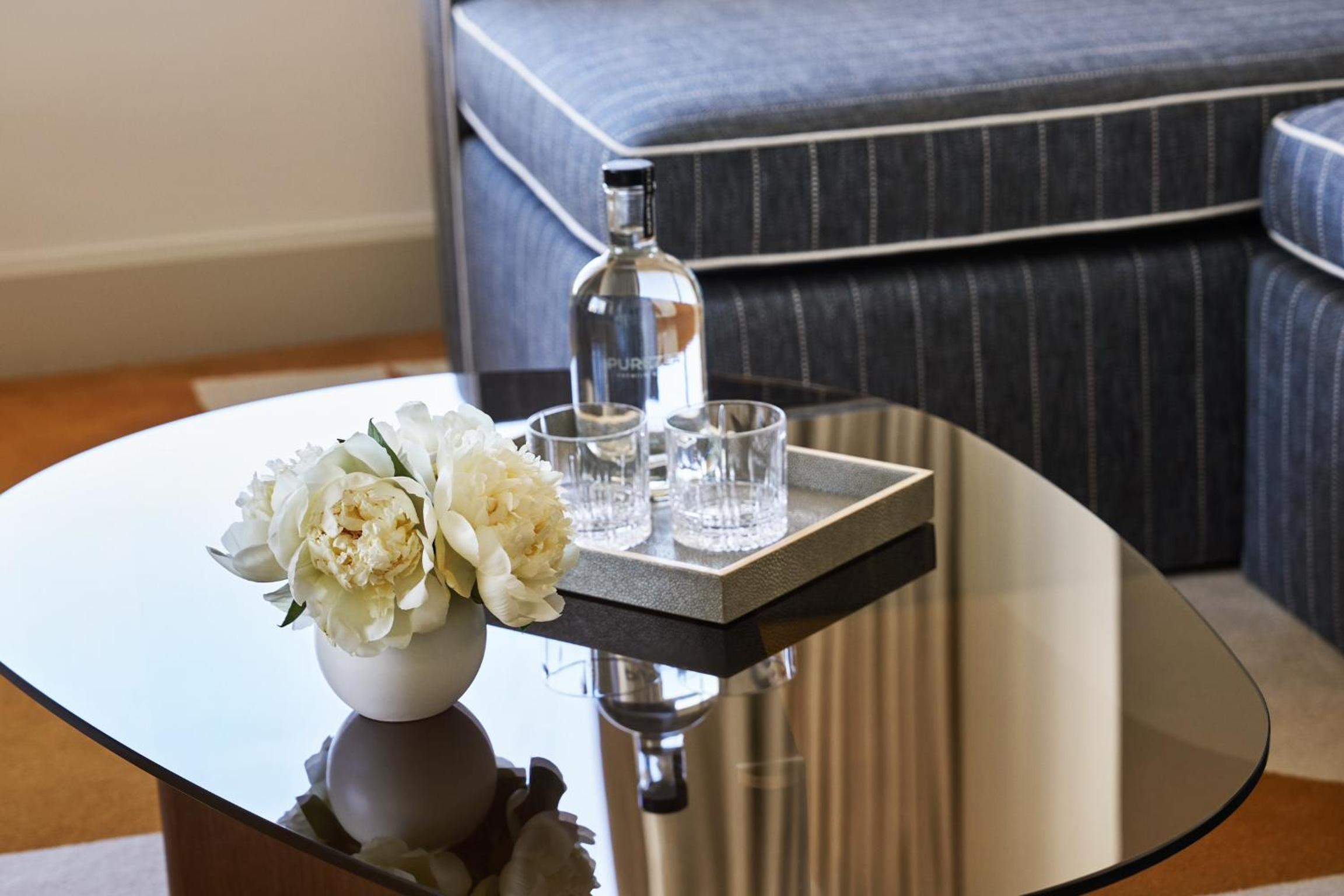 Bayfront Corner Suite thumbnail 5