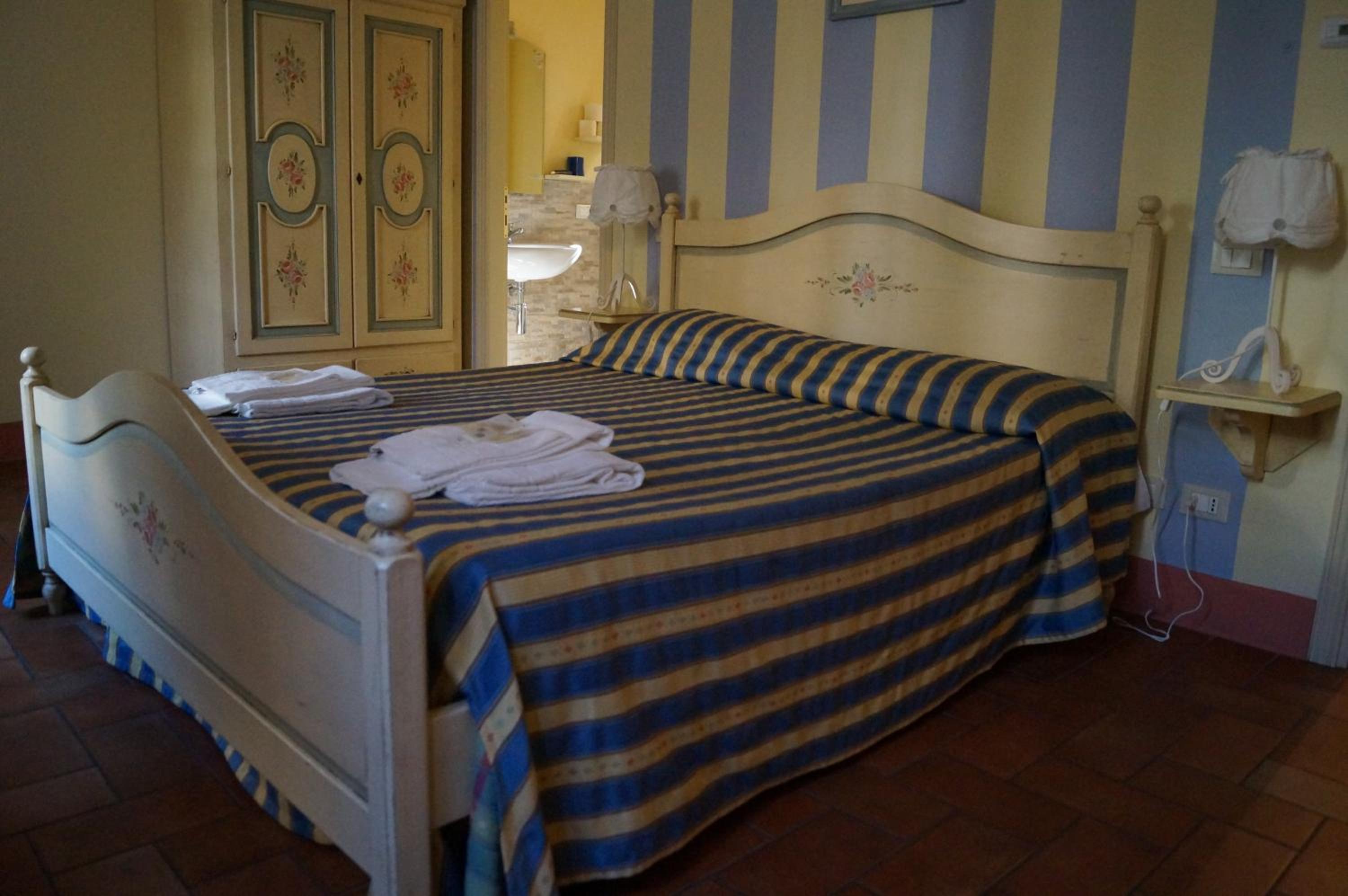Double or Twin Room - Photo 3
