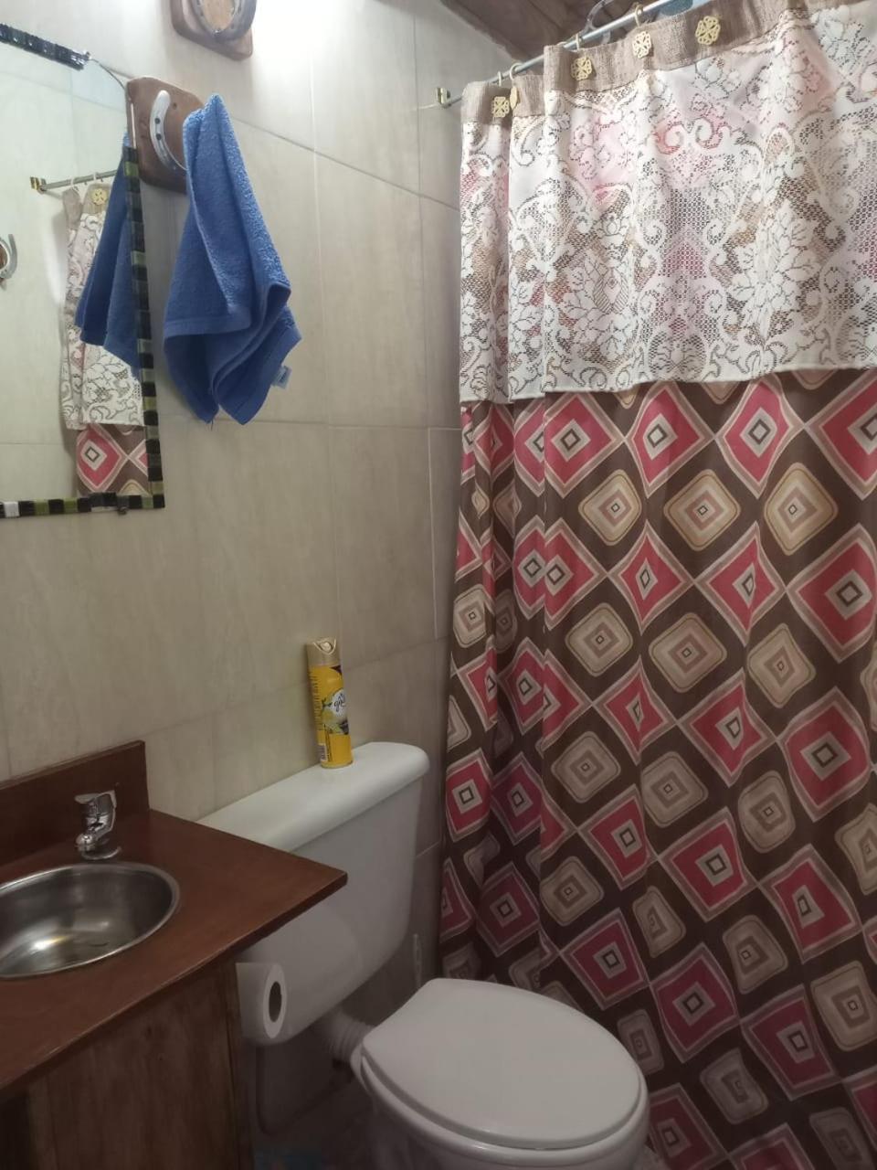 Family Room with Private Bathroom photo 2