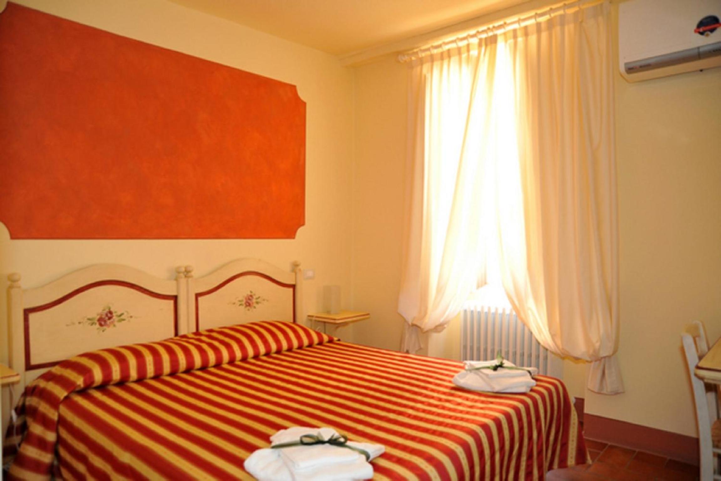 Double or Twin Room - Photo 13