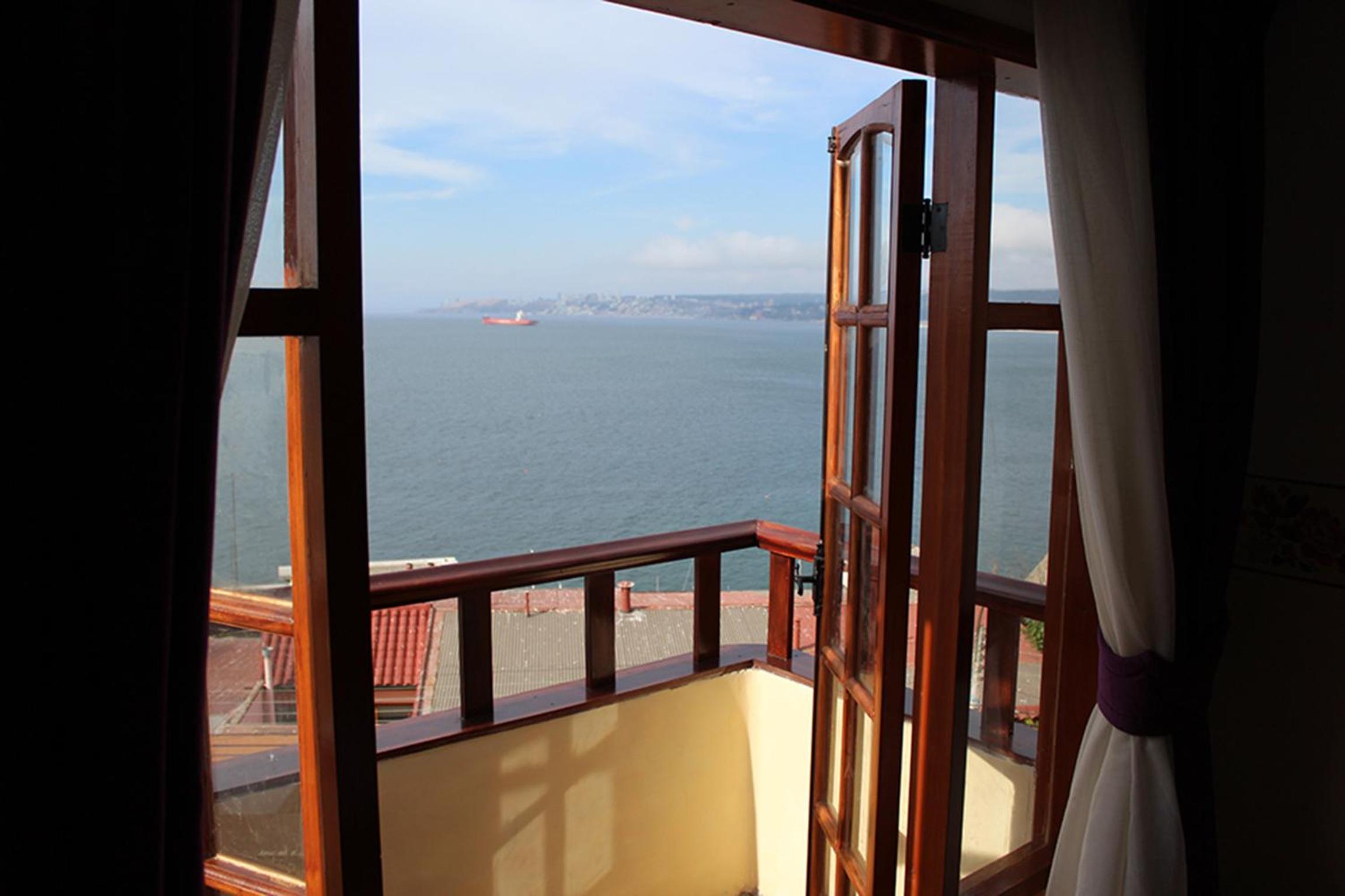 Deluxe Double Room with Sea View photo 3