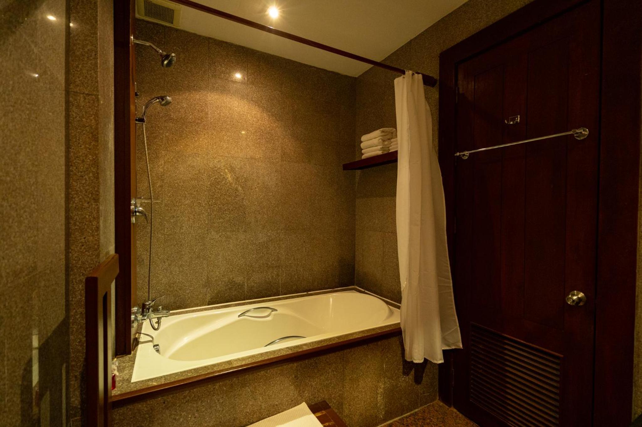 Deluxe Twin Room - Photo 4