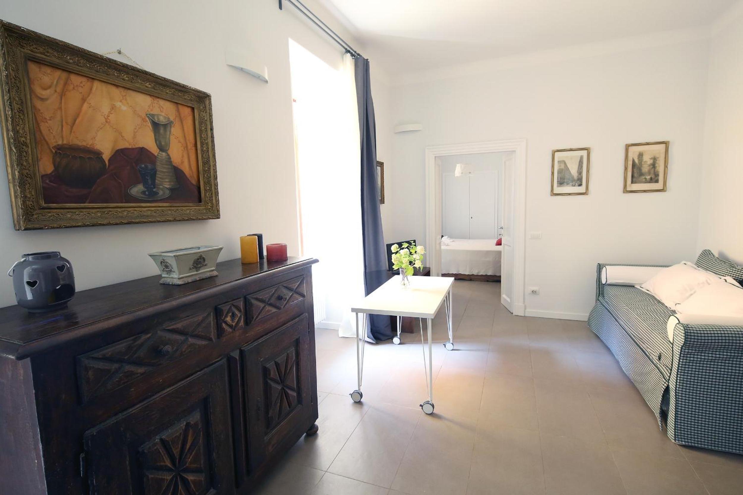 One-Bedroom Apartment photo 3