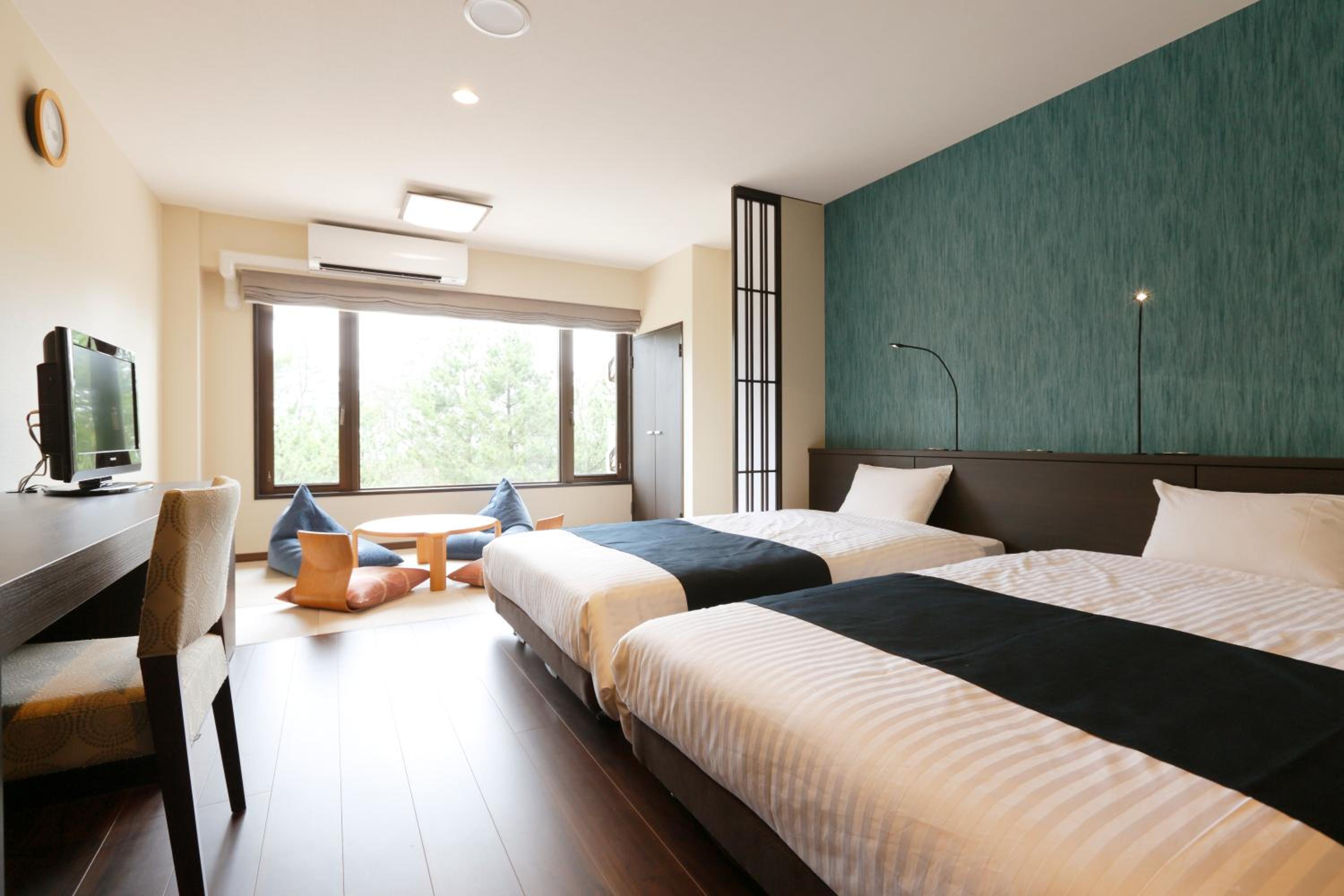 Twin Room with Tatami Area and Shared Bathroom photo 1