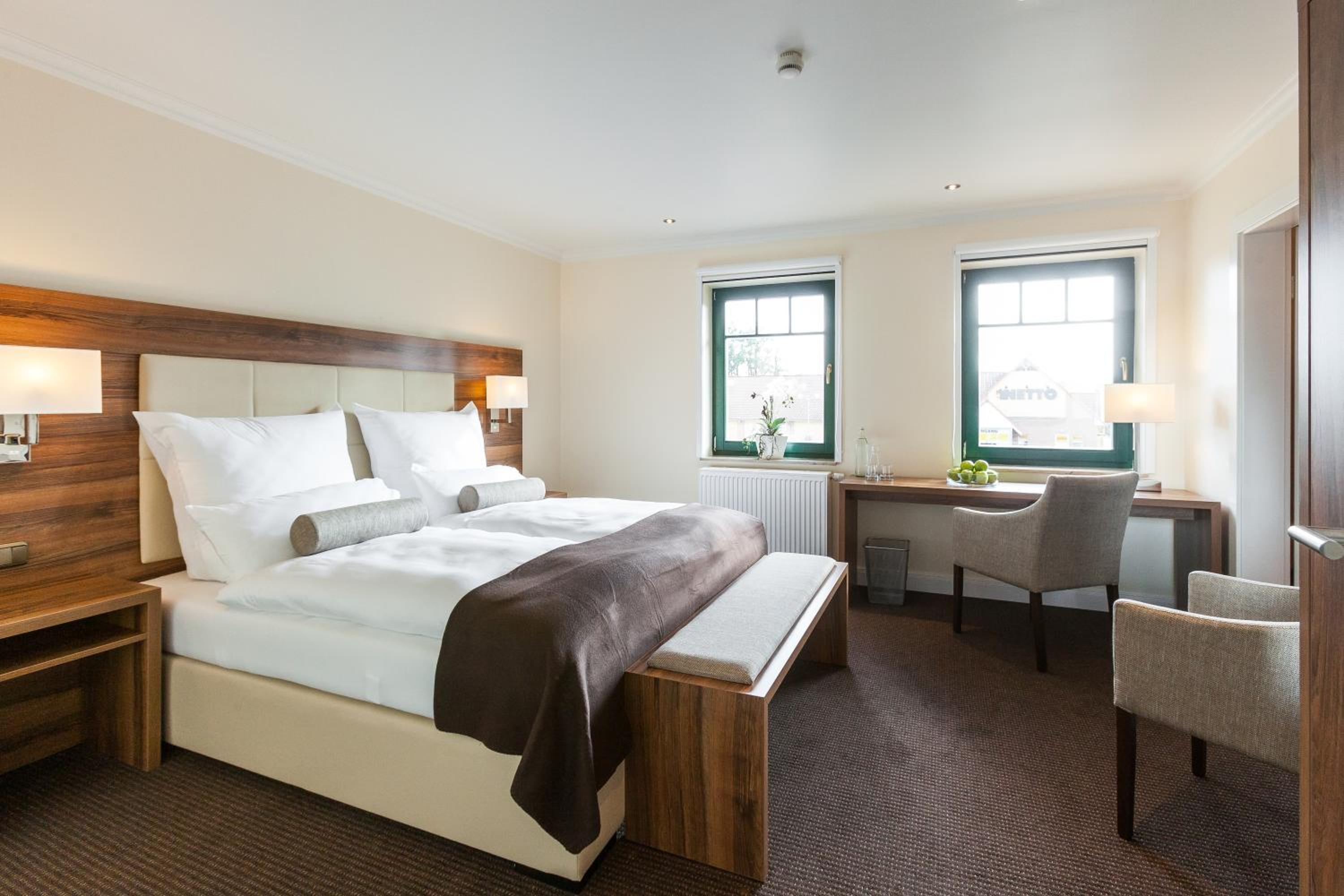 Double Room with Private Bathroom - Photo 14