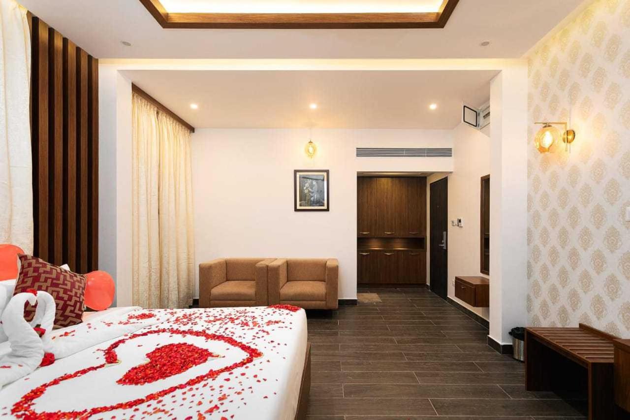 Executive Suite - Photo 4