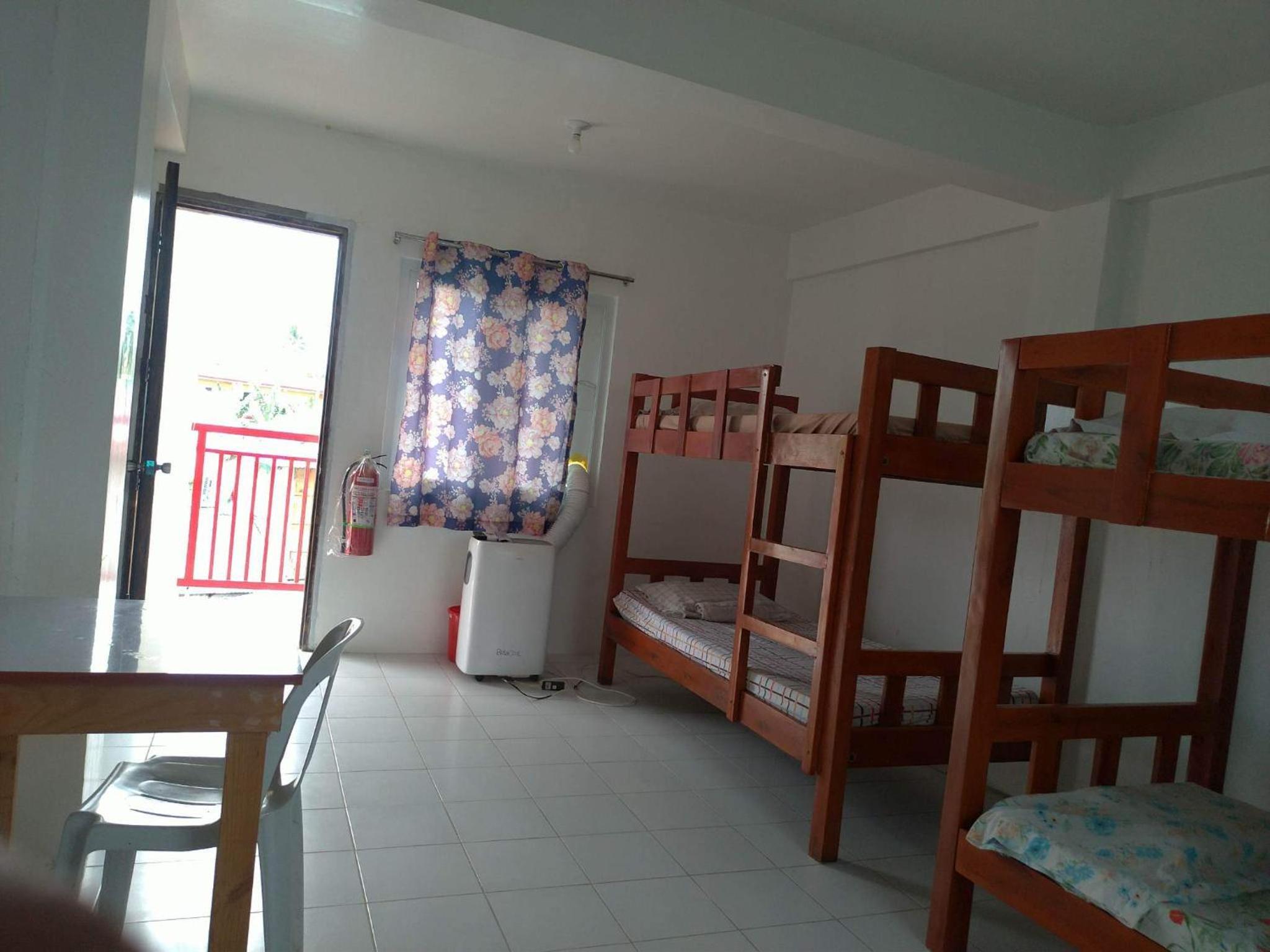 Deluxe Family Room - Photo 2