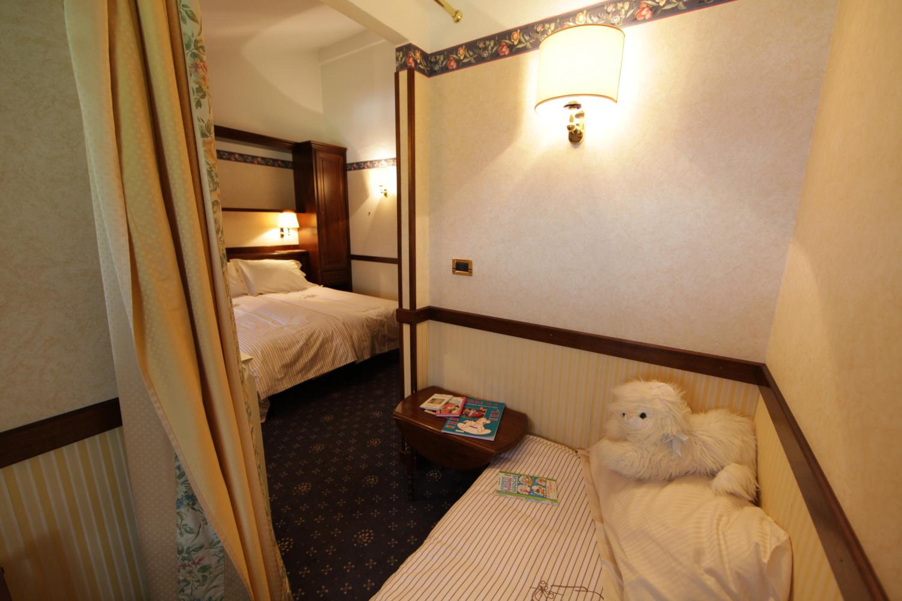 Triple Room - Photo 8