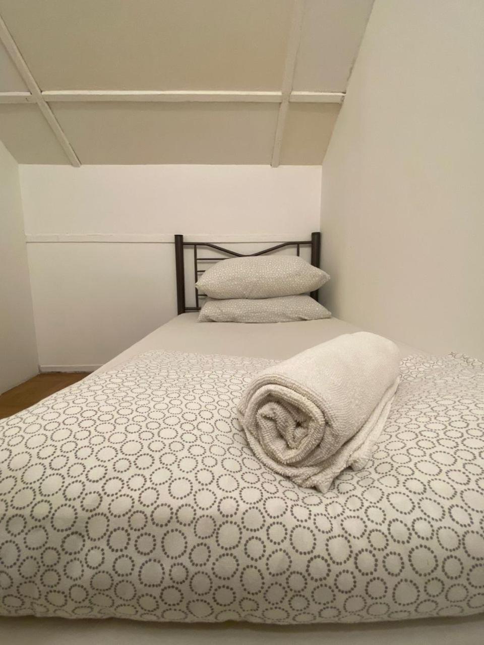 Budget Single Room photo 2