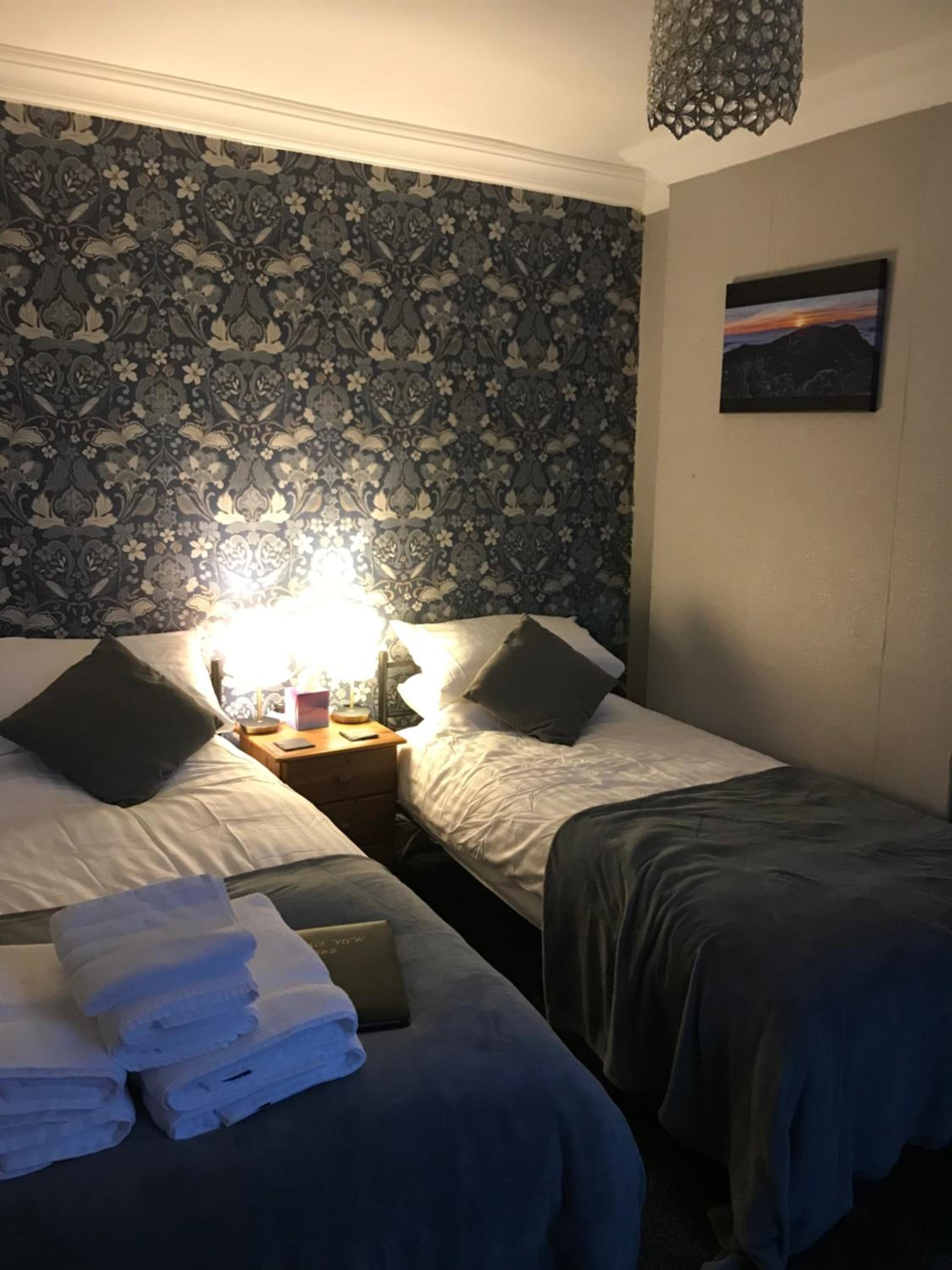 Standard Twin Room with Garden View - Photo 1
