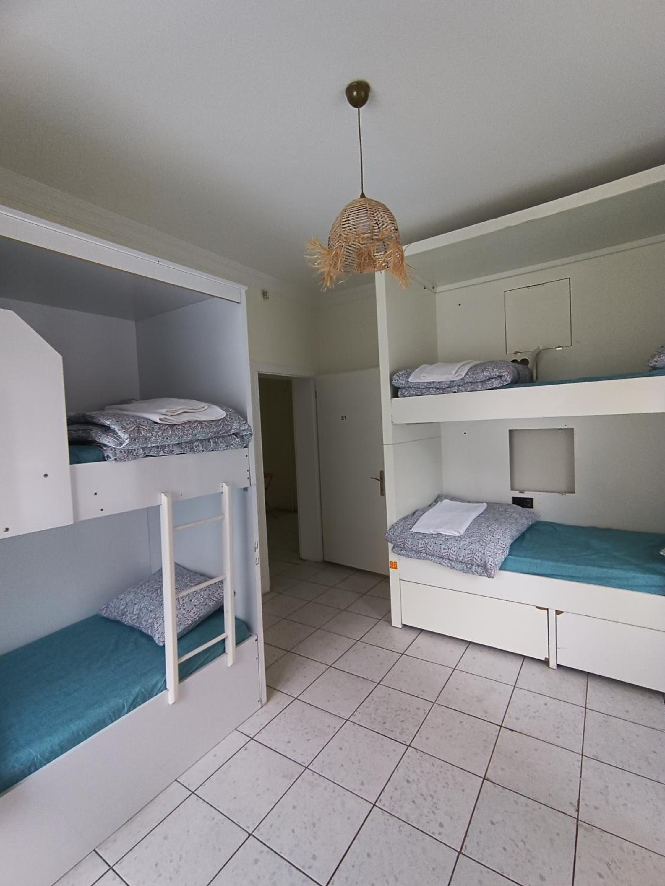 Bed in 4-Bed Mixed Dormitory Room photo 1
