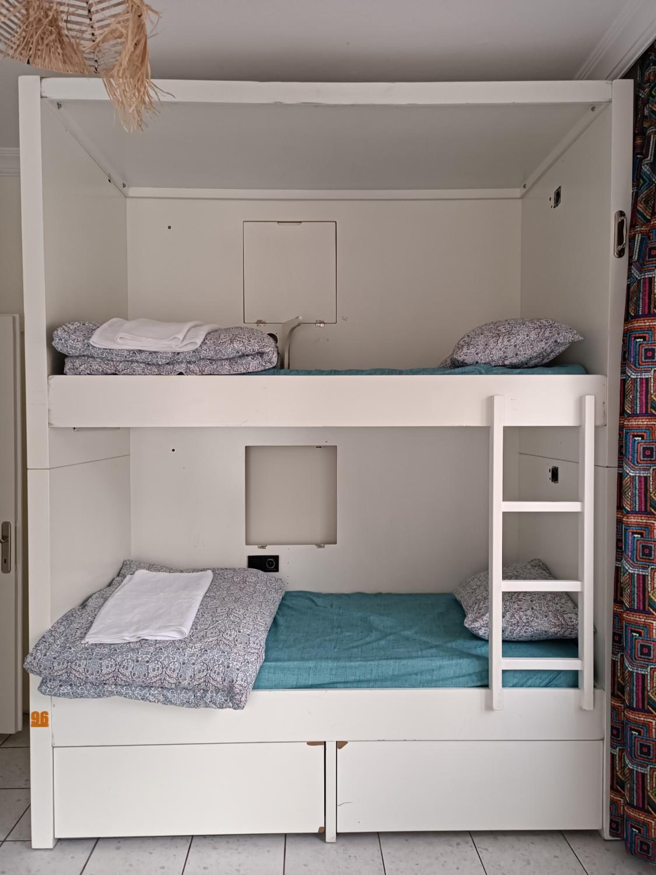 Bed in 4-Bed Mixed Dormitory Room photo 3