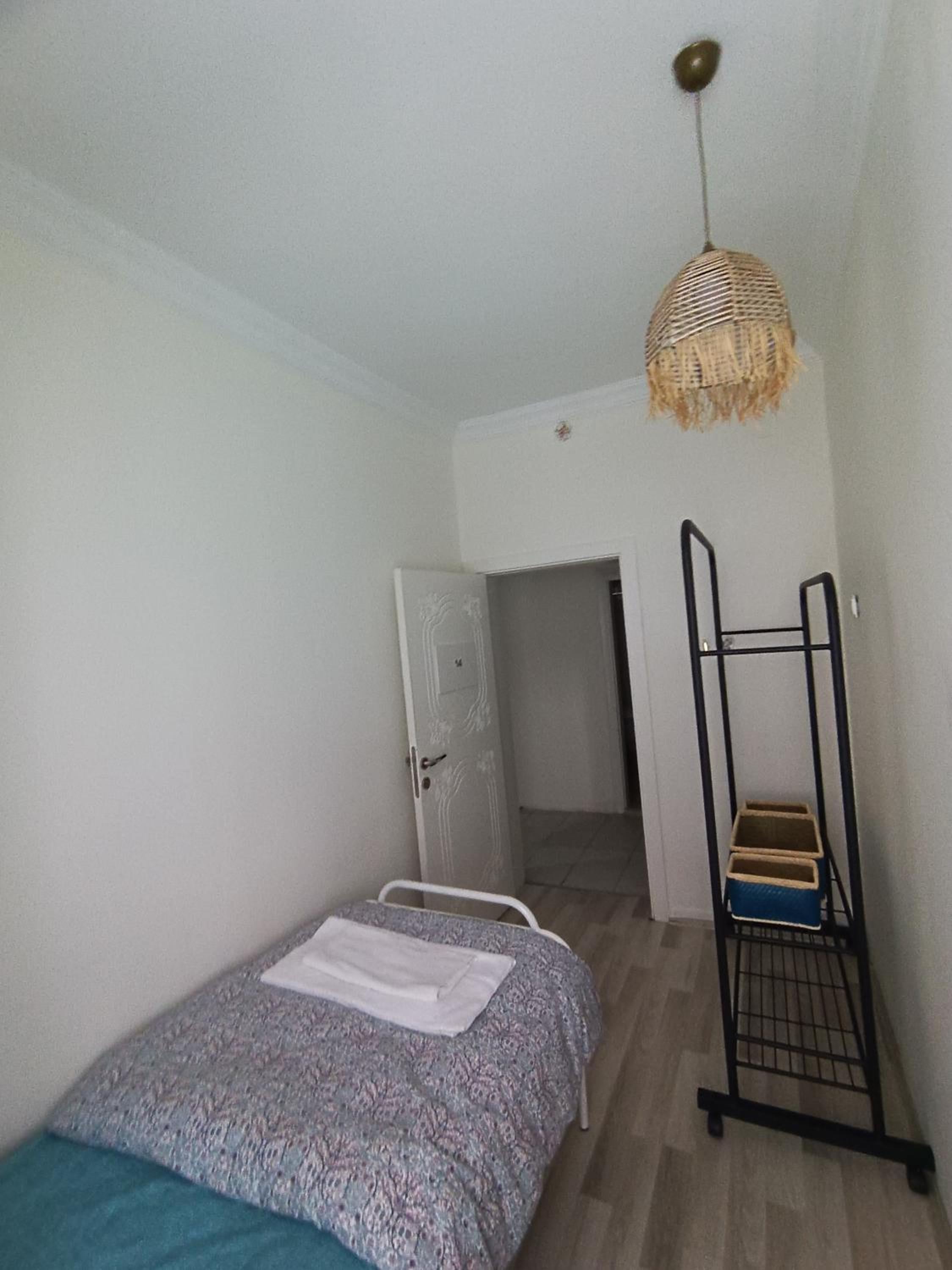 Single Room with Bathroom photo 1