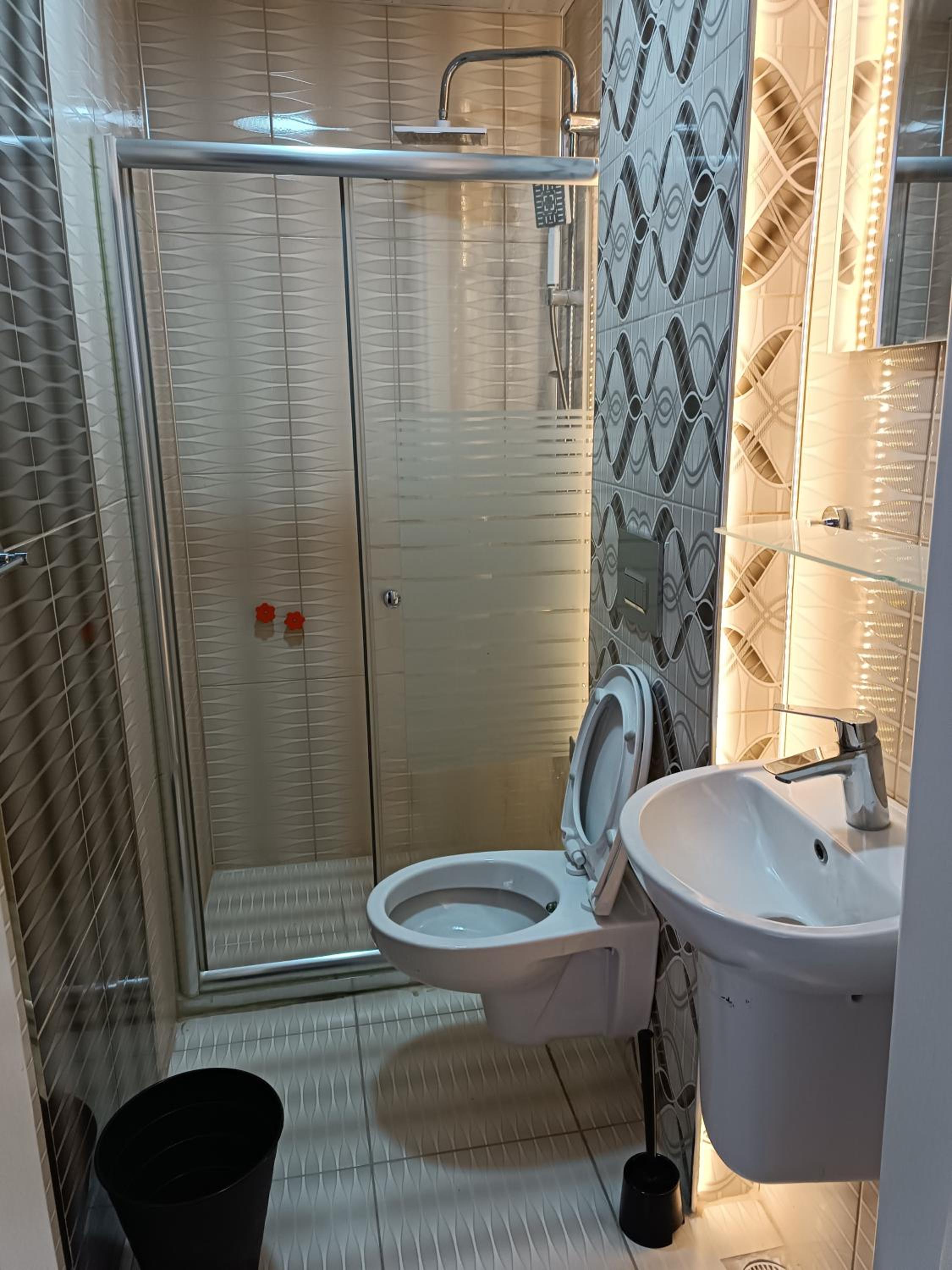Single Room with Bathroom photo 2