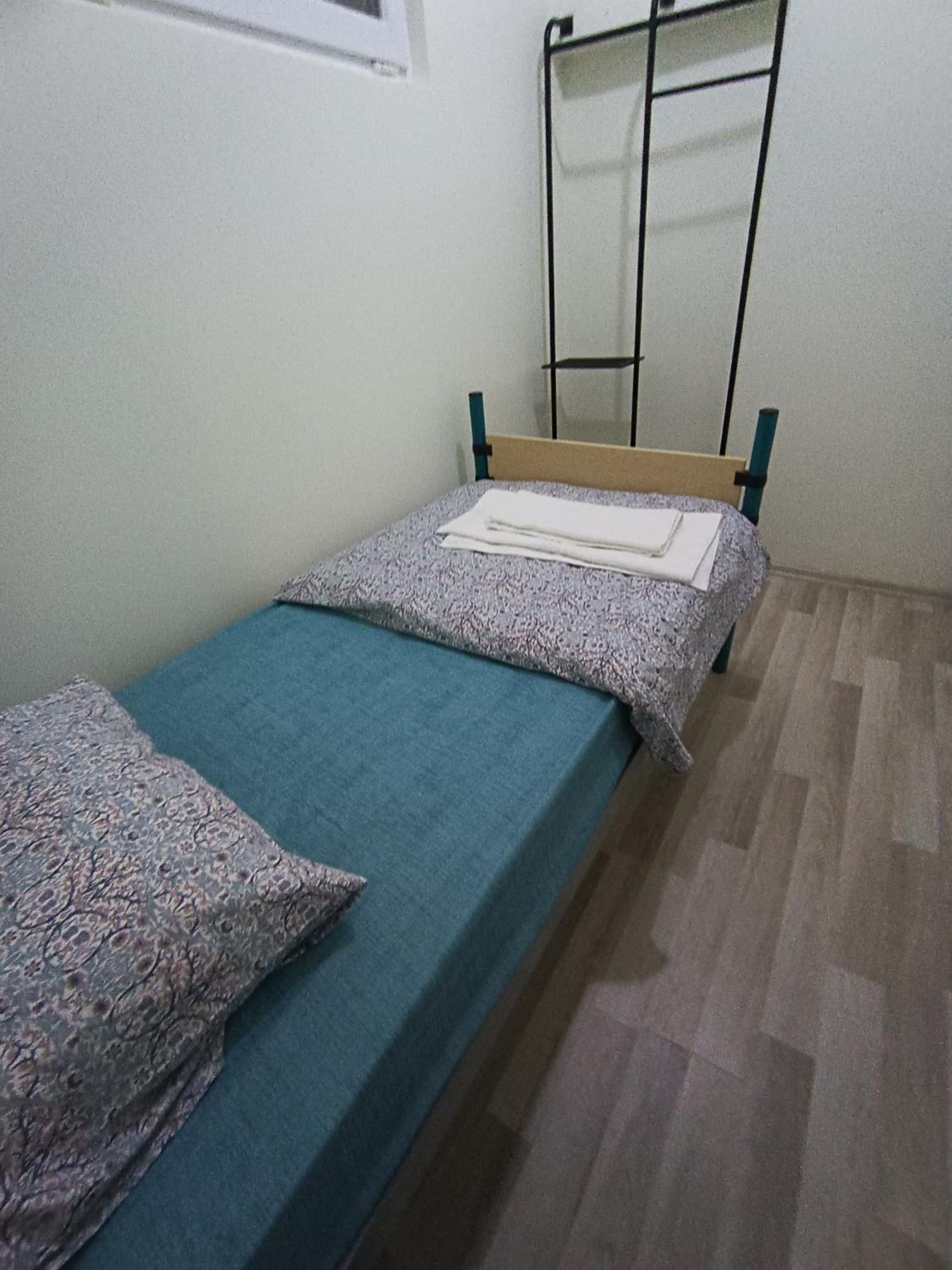 Single Room with Shared Bathroom photo 1