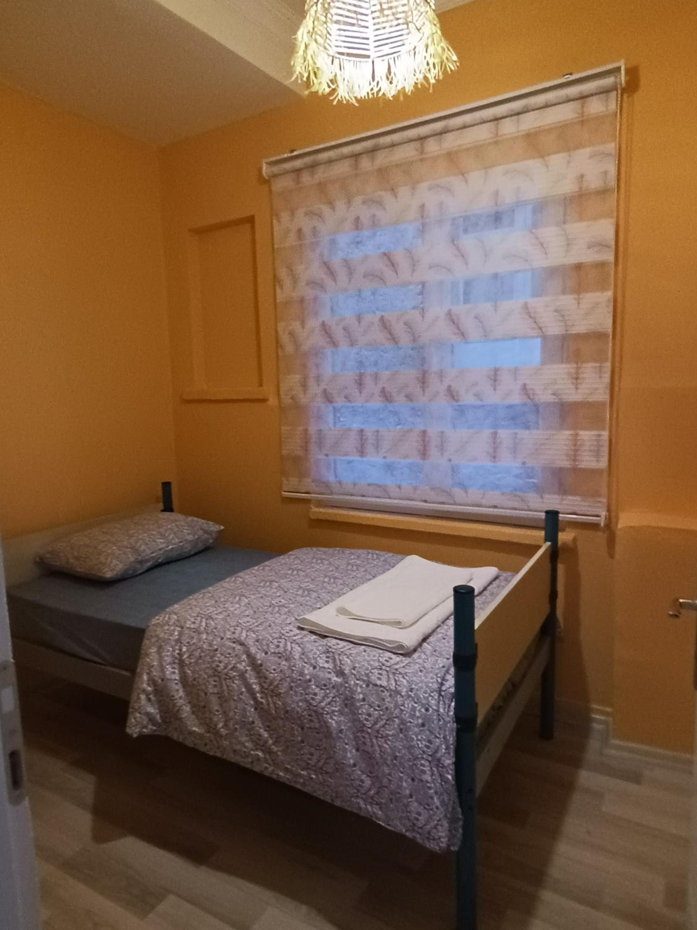 Single Room with Shared Bathroom photo 2