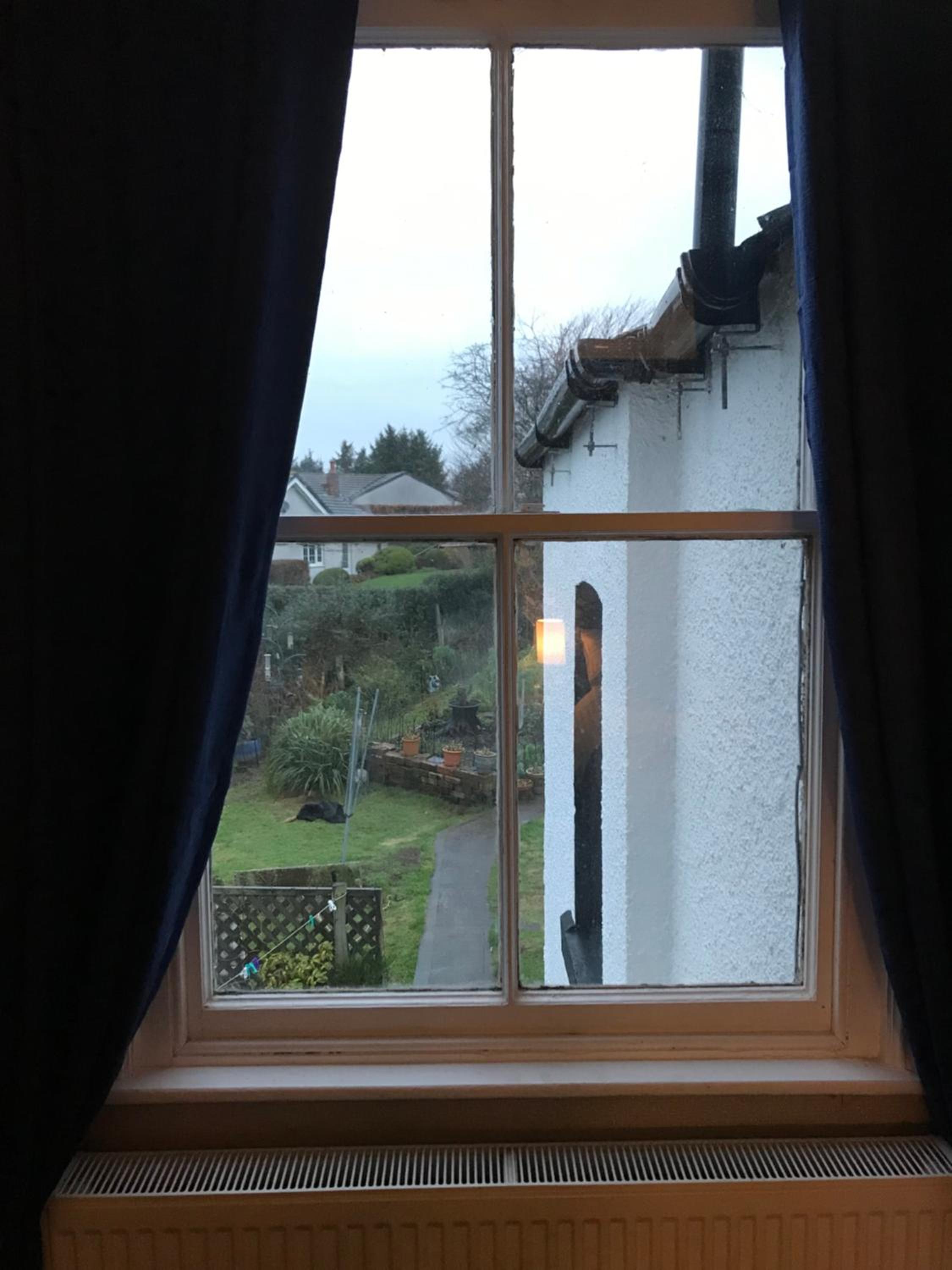 Standard Twin Room with Garden View - Photo 6