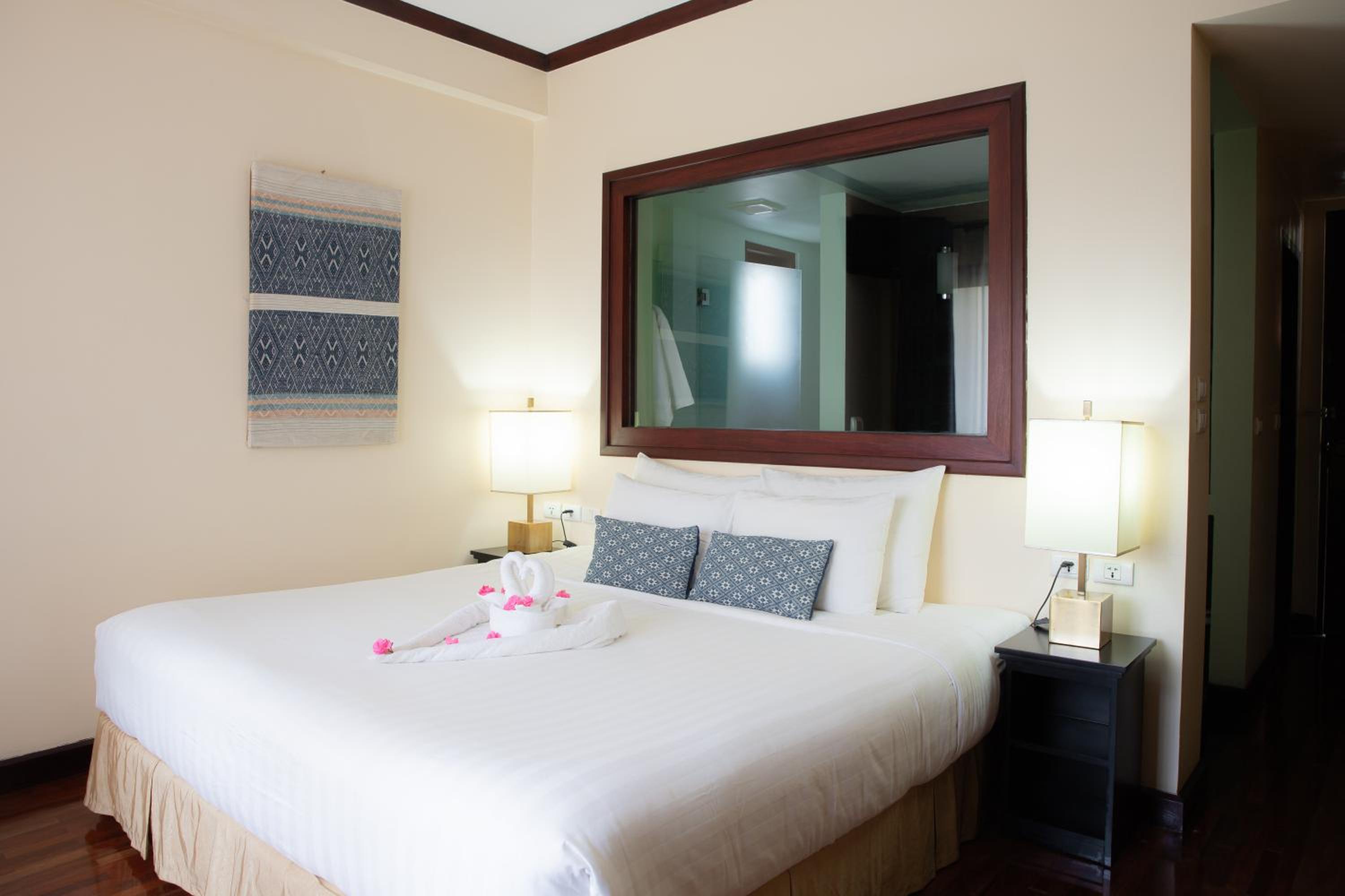 Deluxe Double or Twin Room with Balcony - Photo 5