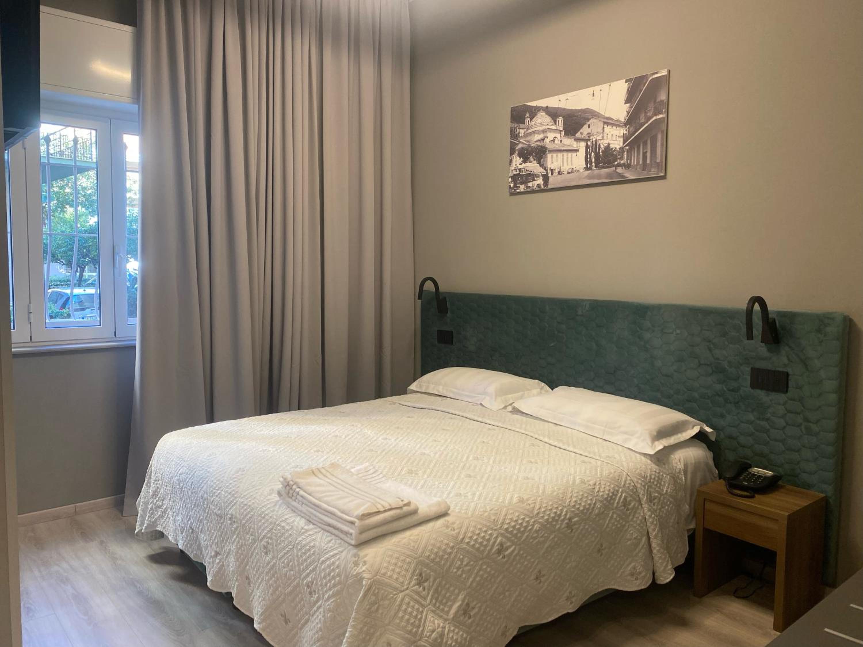Double or Twin Room - Photo 11