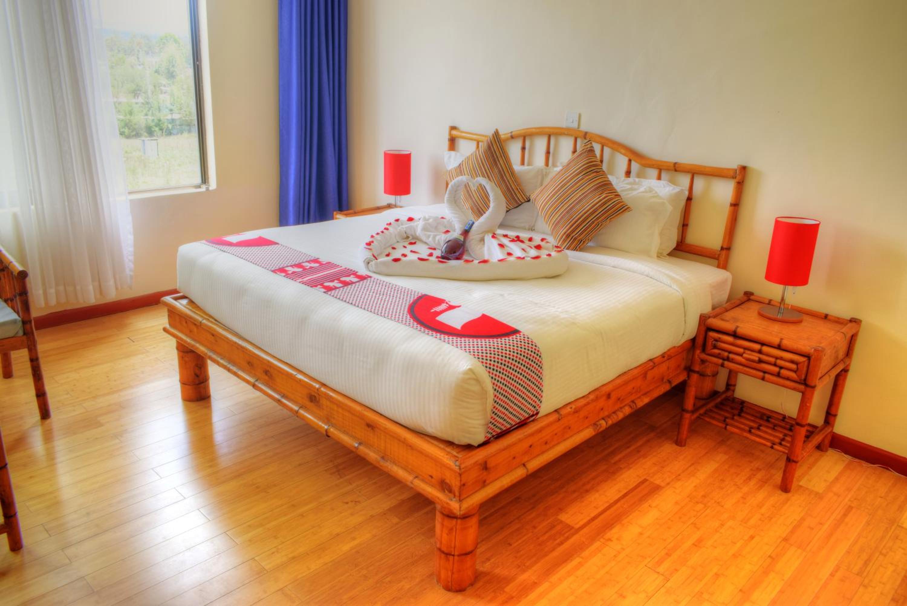 Executive Suite - Photo 1