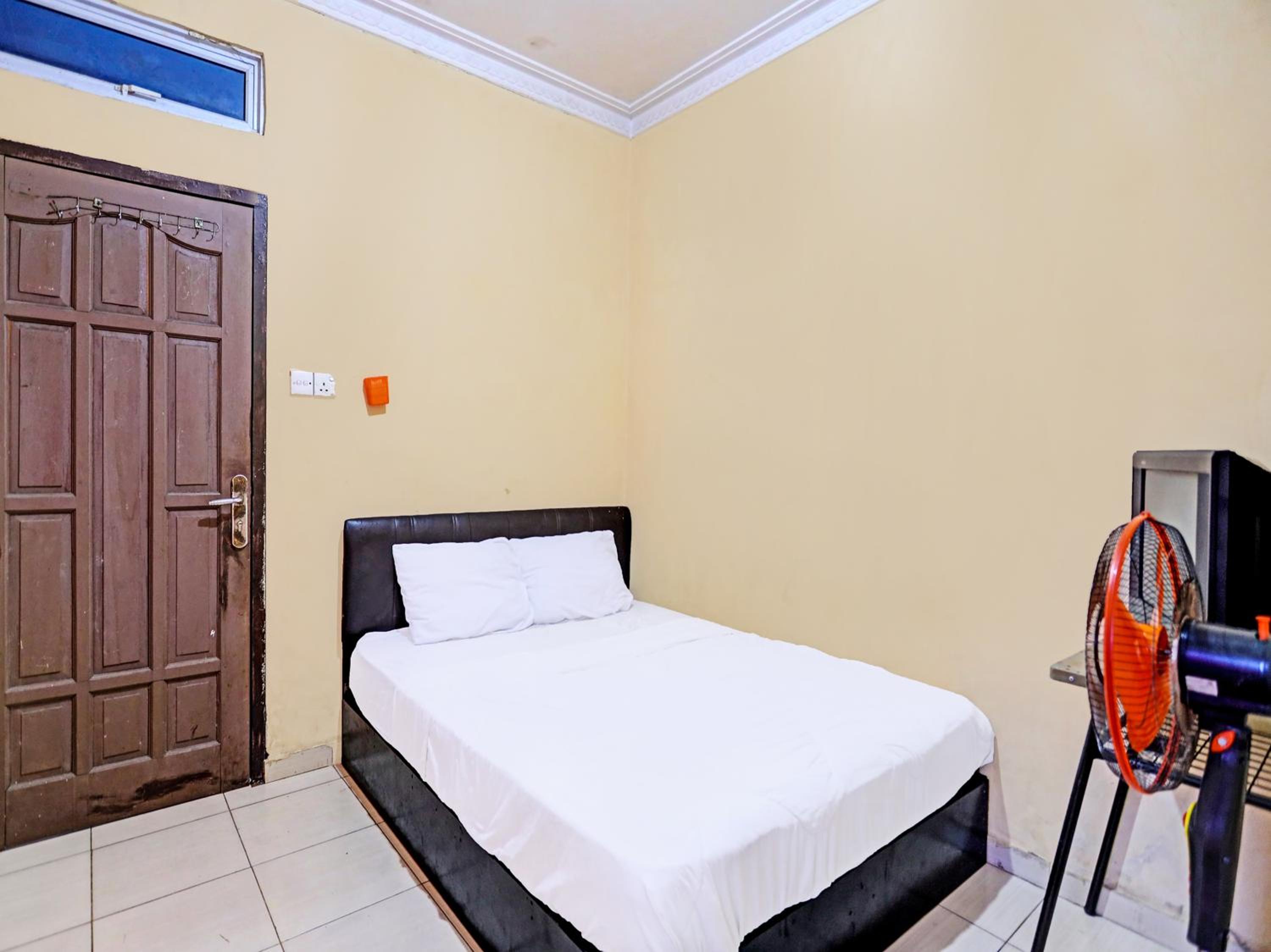 Budget Double Room photo 1