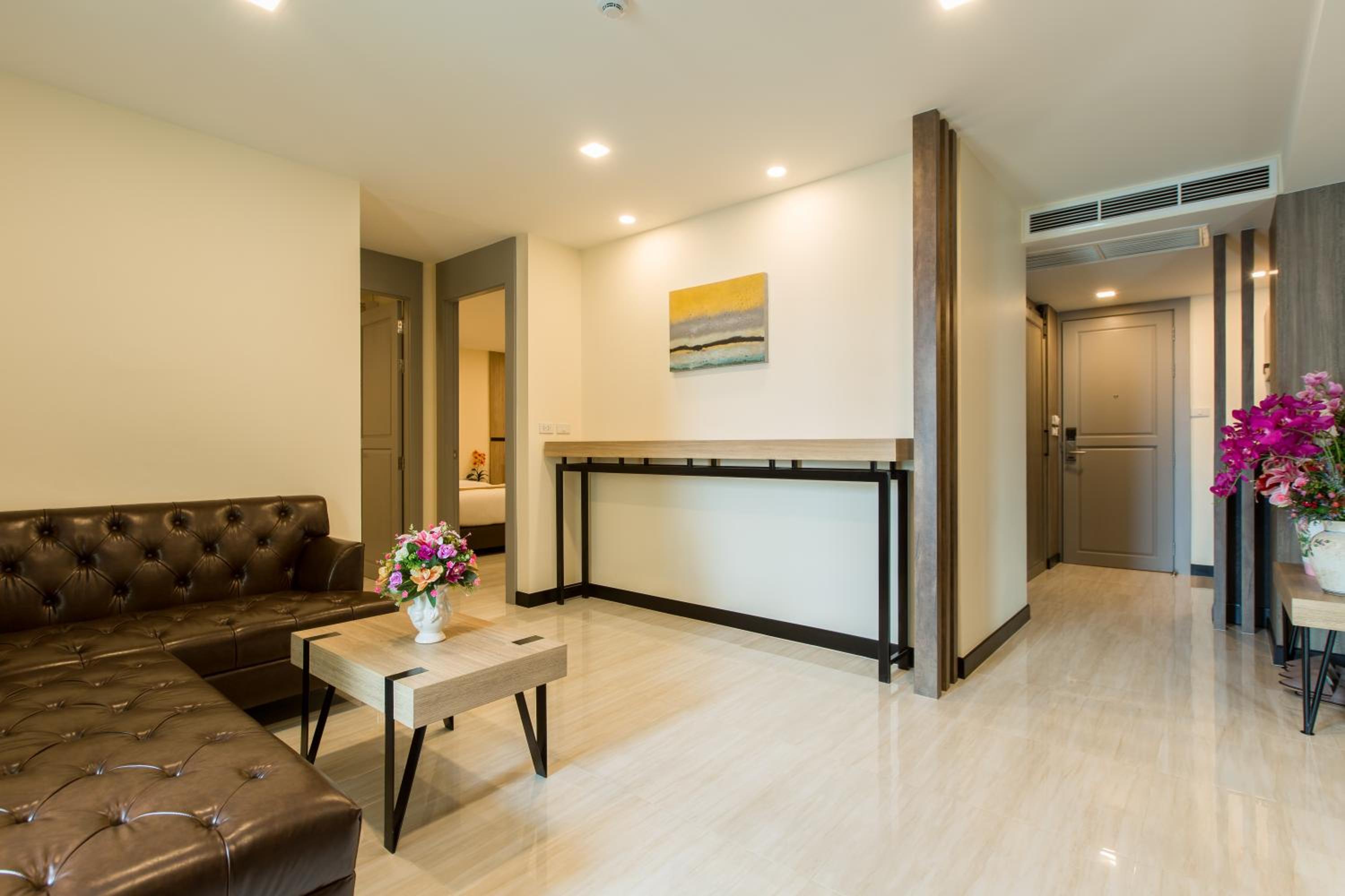 Family Room photo 3