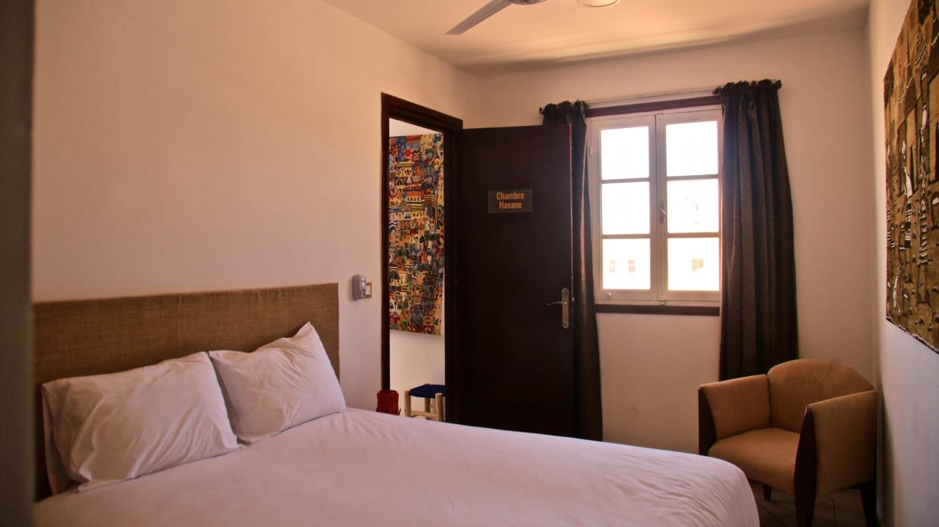 Standard King Room - Photo 3