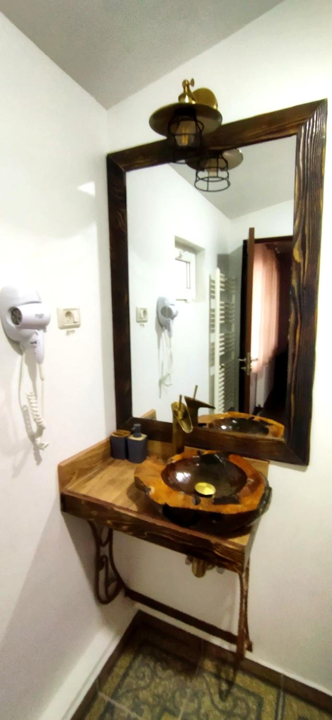 Double Room with Private Bathroom - Photo 21