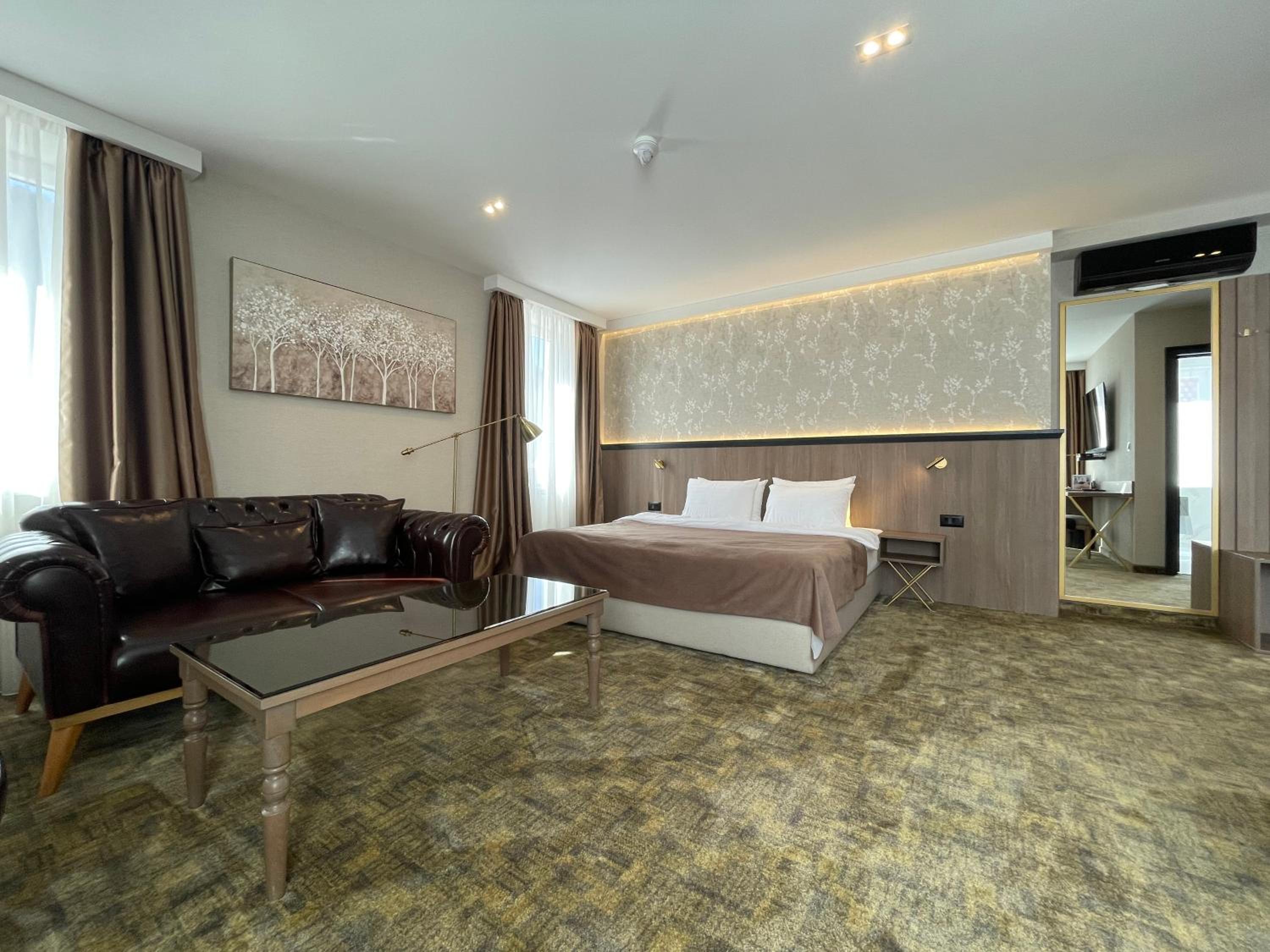 Superior Double Room - Photo 1