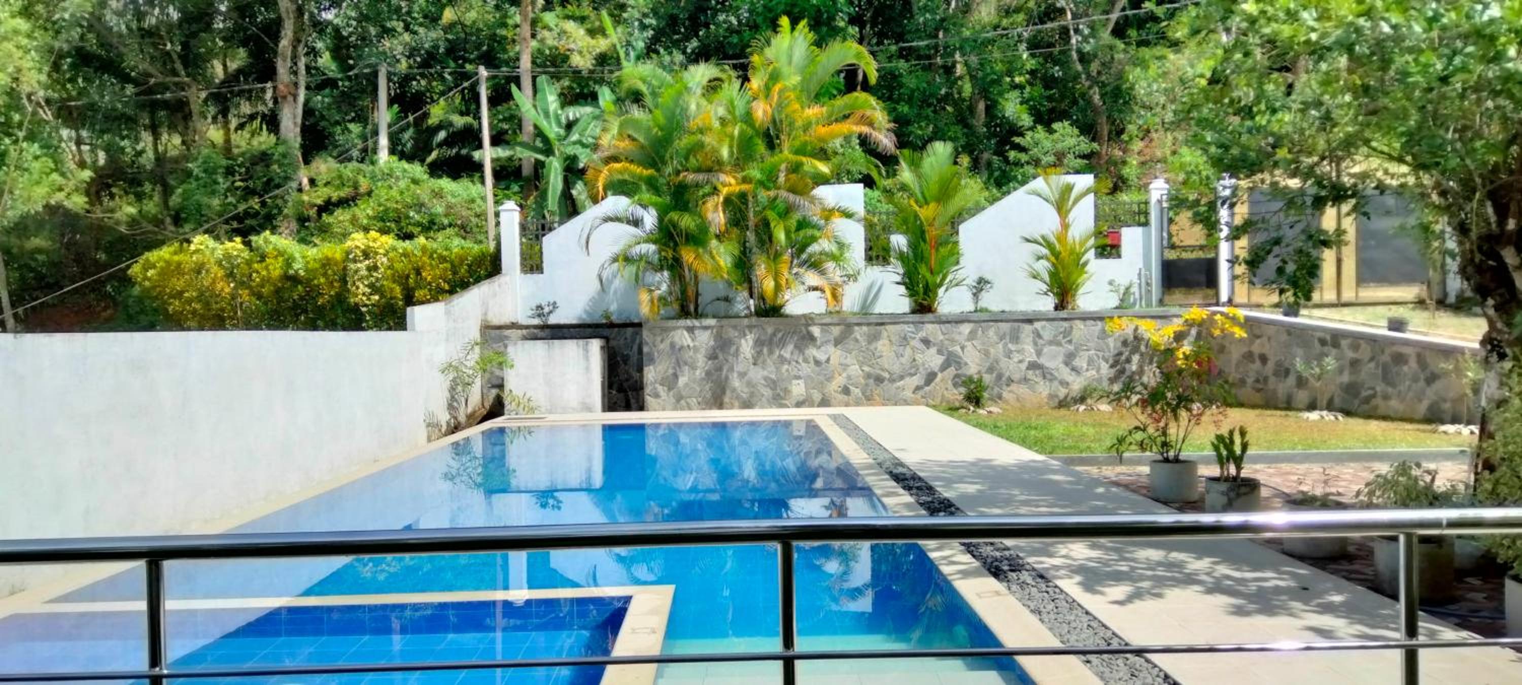 Deluxe Double Room with Balcony photo 2