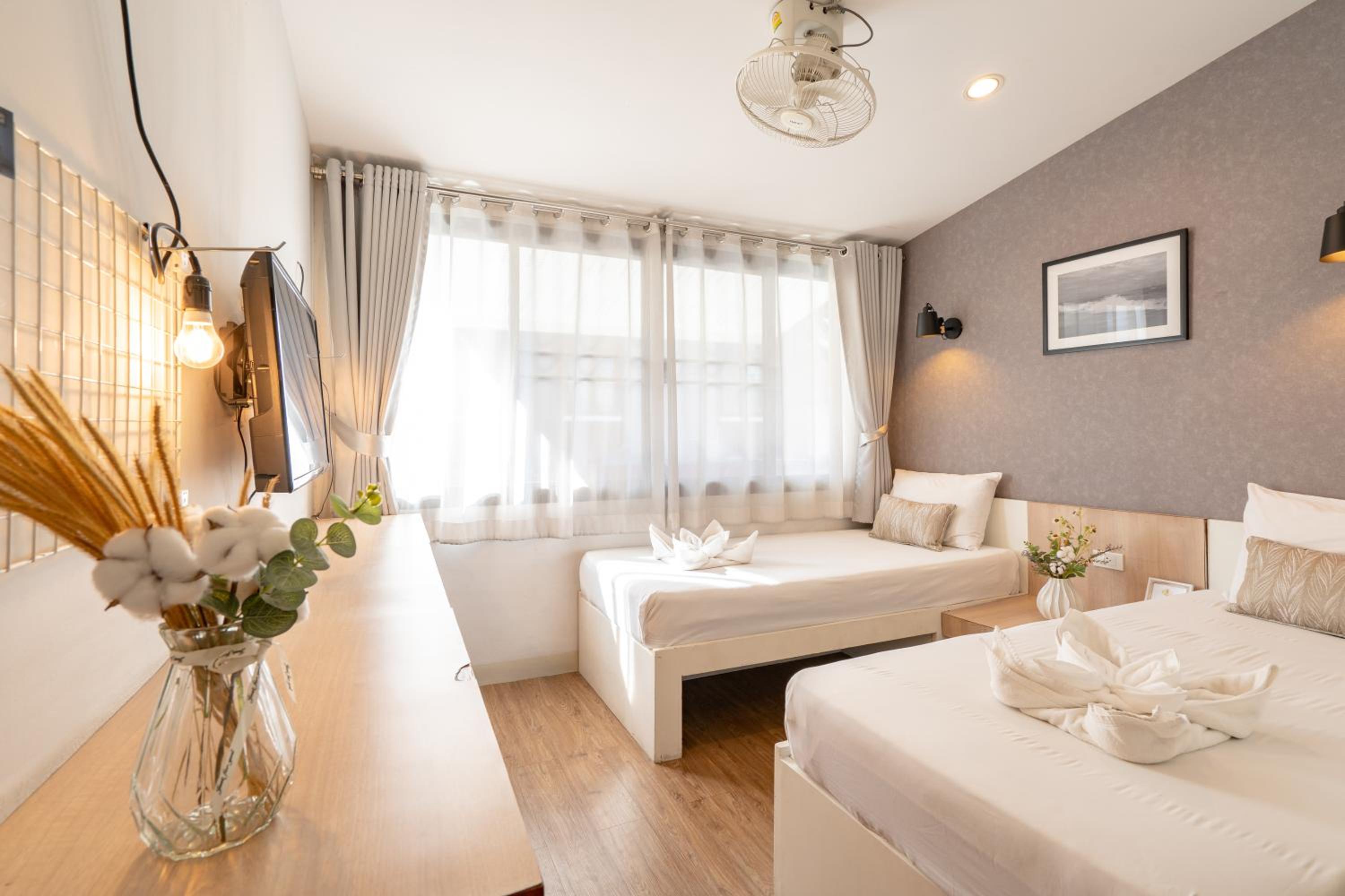 Standard Twin Room