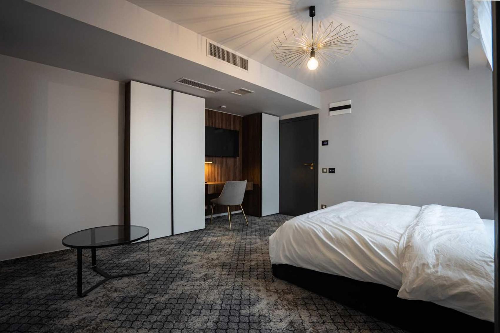 Standard Suite - Photo 1