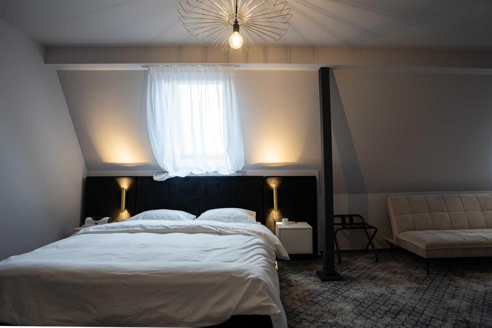 Standard Suite - Photo 2
